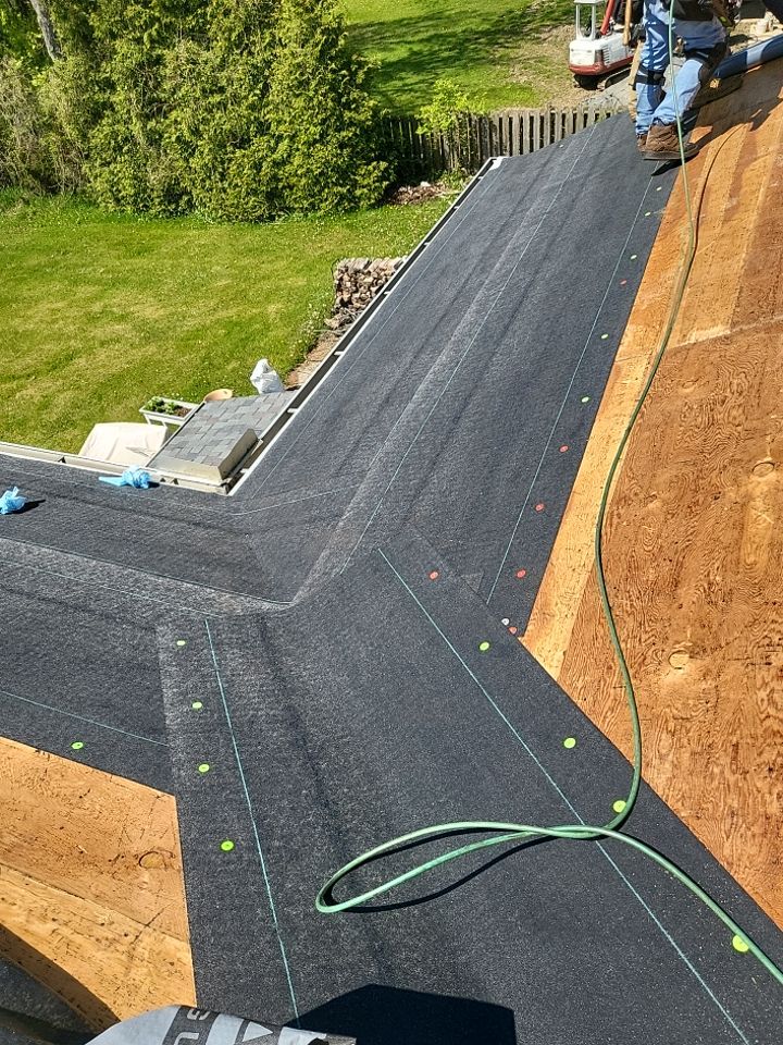 ATLAS PINNACLE COLOR: SUMMER STORM DRIP EDGE: WHITE by Eagle Eye Roofing