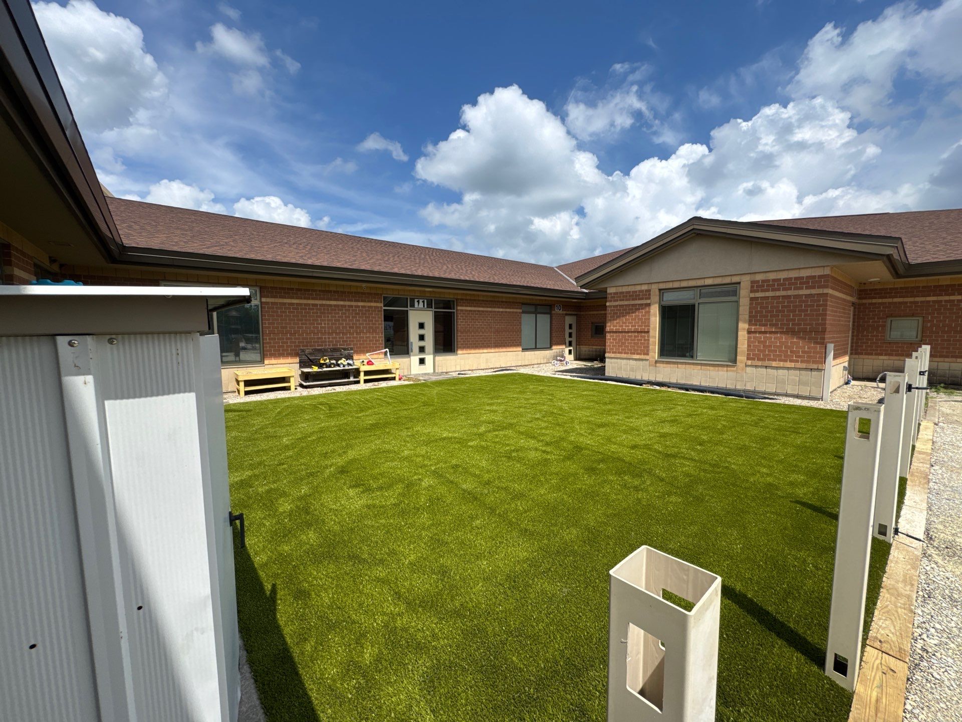 Flint Springs Elementary in Huntington, IN by ForeverLawn NEIN/INDY