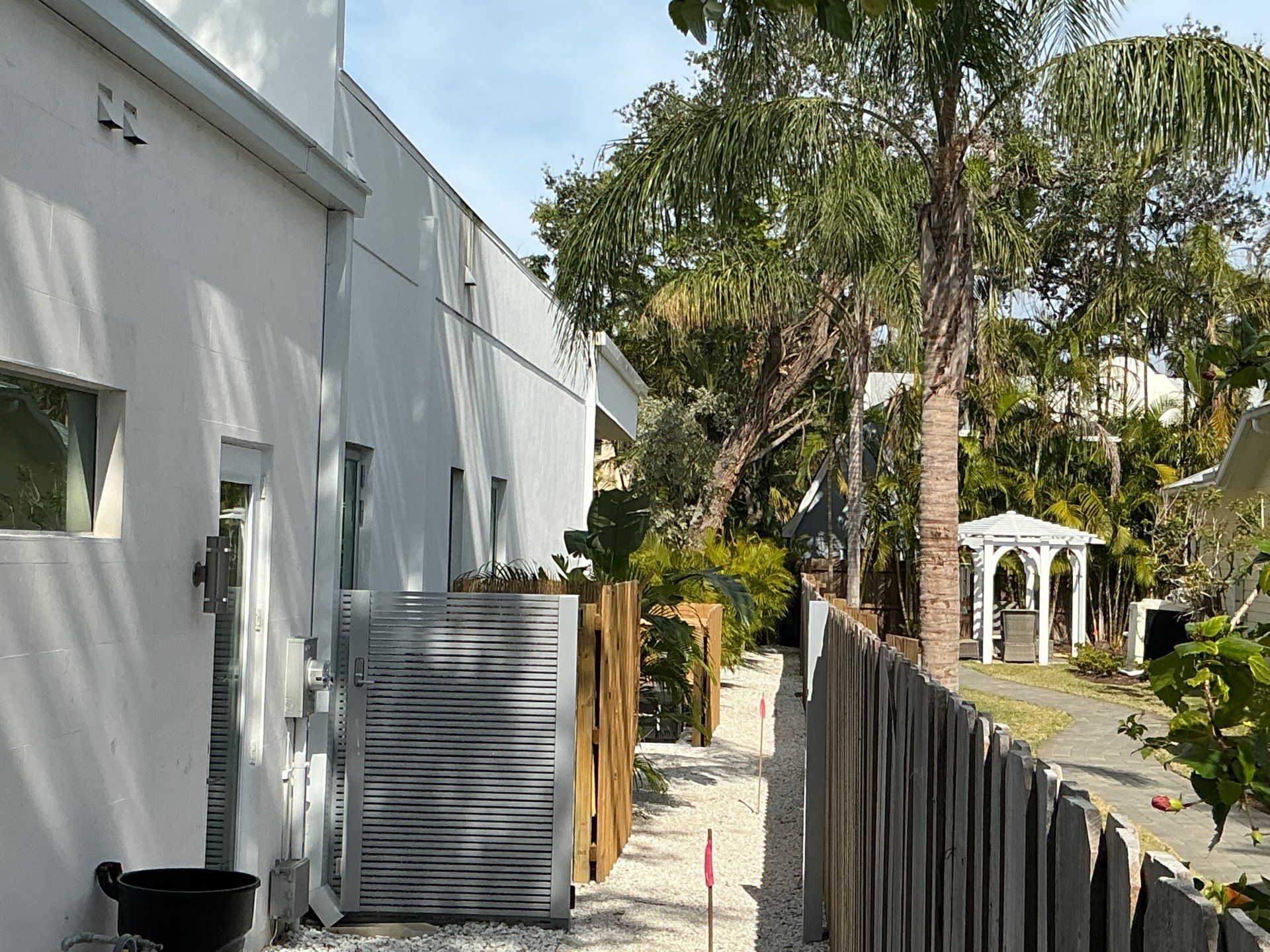 7 inch seamless gutters using smooth box gutters in Sarasota FL by Gutter Professors