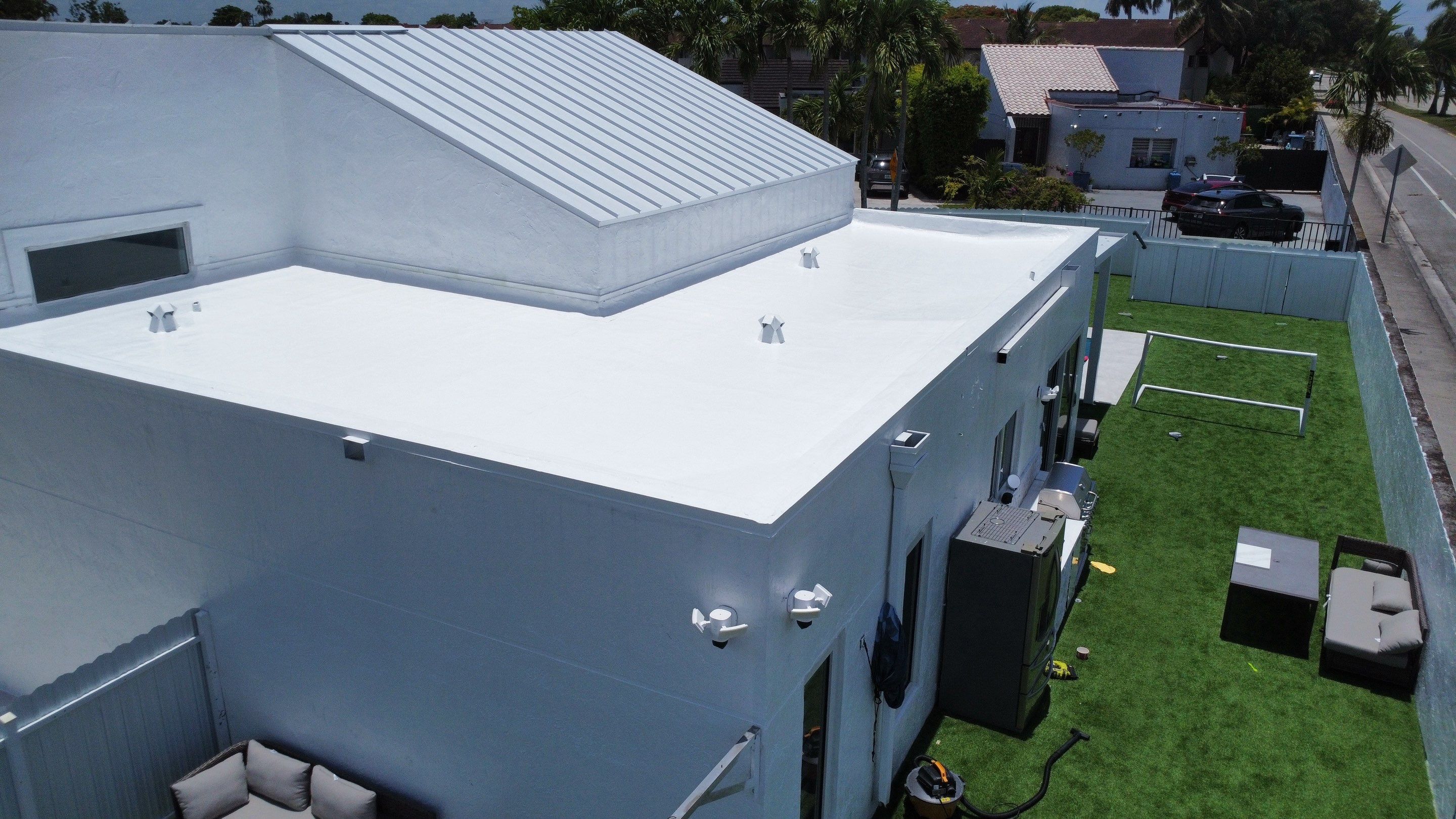 Metal Roof - Galvalume - Regal White by Istueta Roofing