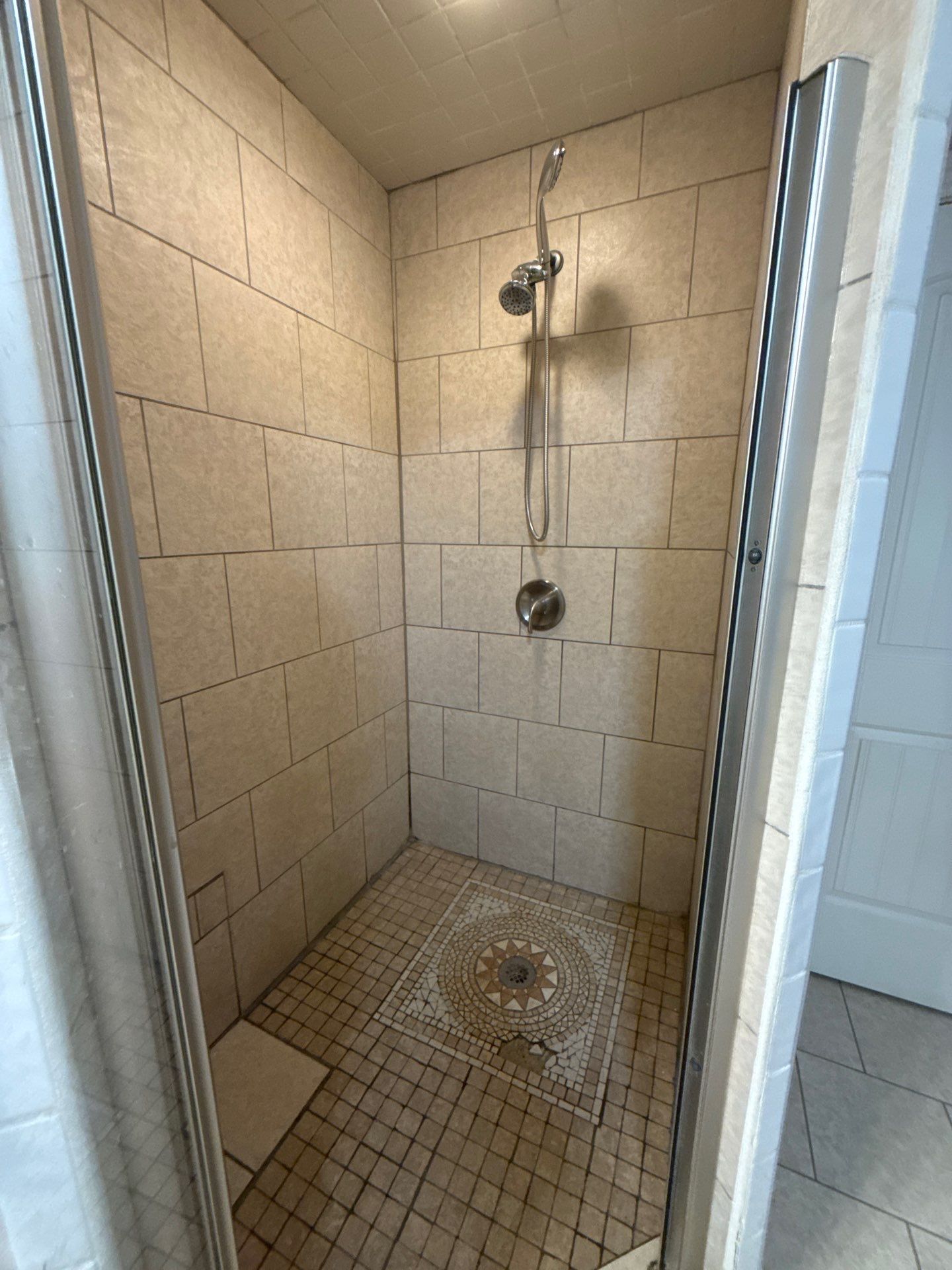 Swain Project in Anderson, MO by Twist & Spout