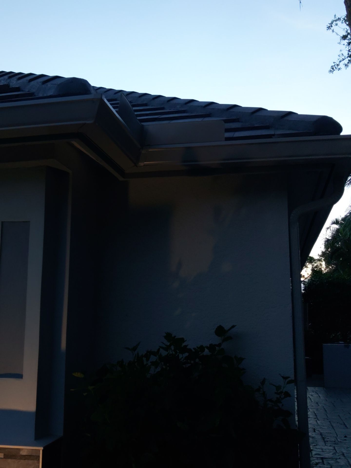 7-Inch Seamless Gutters Installation for Heavy Rain in Bonita Springs FL by Gutter Professors