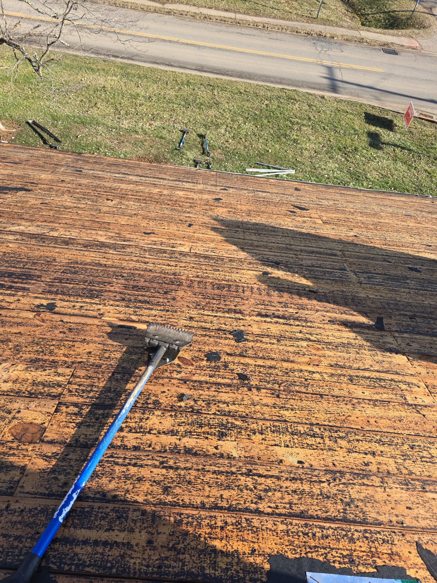 Residential Roofing Installation using GAF Timberline HDZ Charcoal by Rainstoppers Roofing