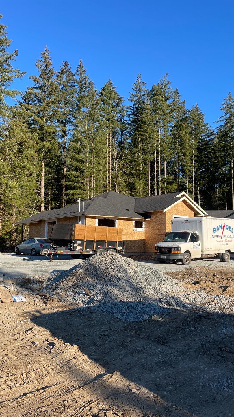 Residential Roofing Installation using OC Oakridge shingles by Top Notch Roofing Inc