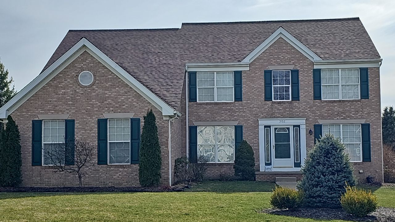 ATLAS PINNACLE COLOR: BURNT HICKORY DRIP EDGE: WHITE by Eagle Eye Roofing