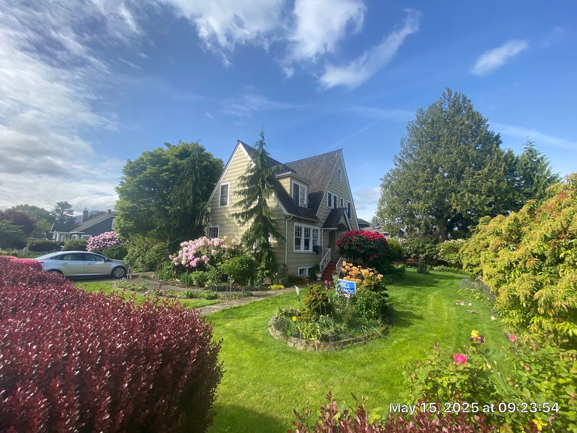 Historic Home Cedar Shake Roof Wash and House Wash in Snoqualmie by WindowWorks