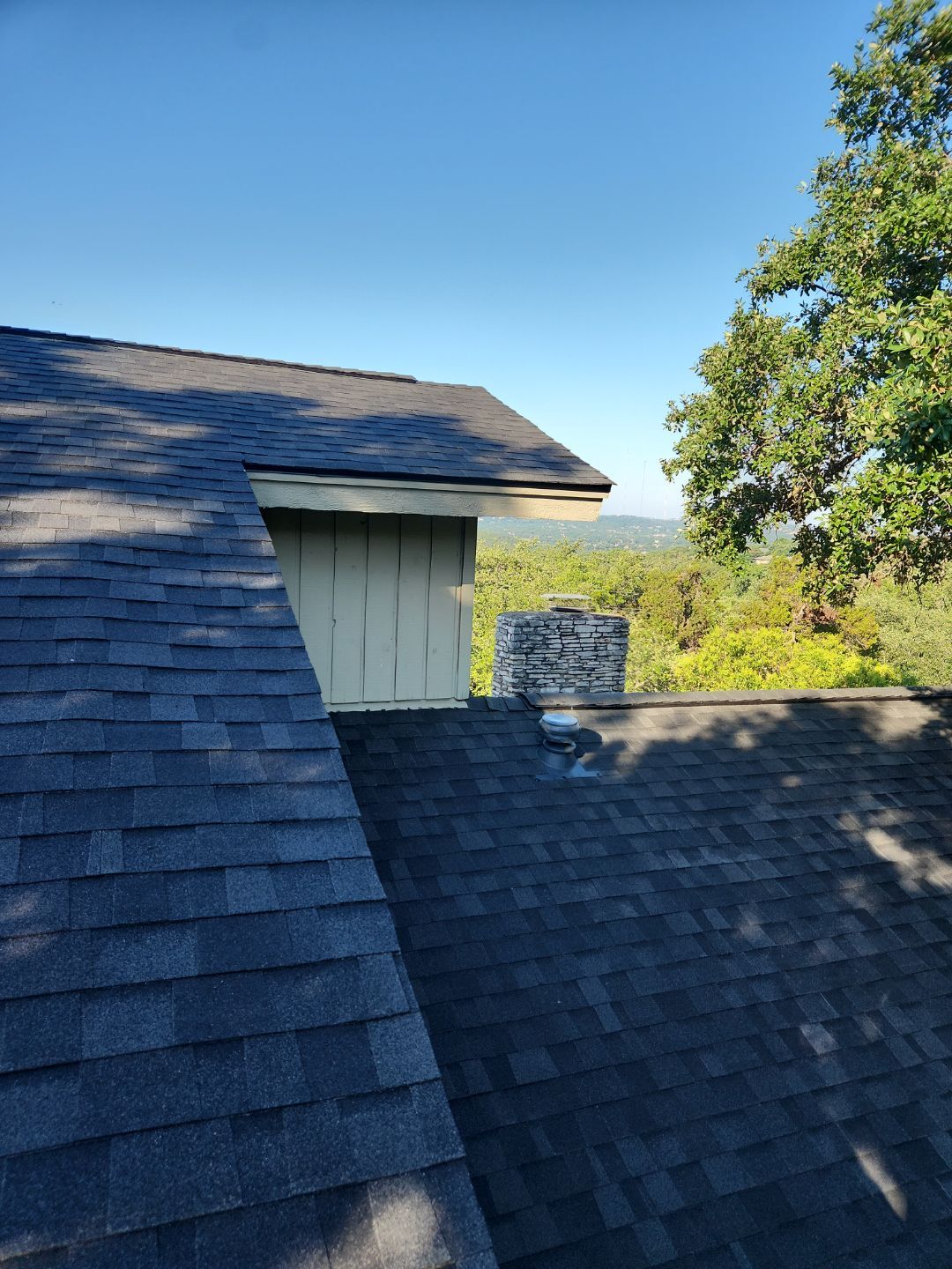 Onyx Black - Owens Corning TrueDefinition Duration by RoofsOnly.com