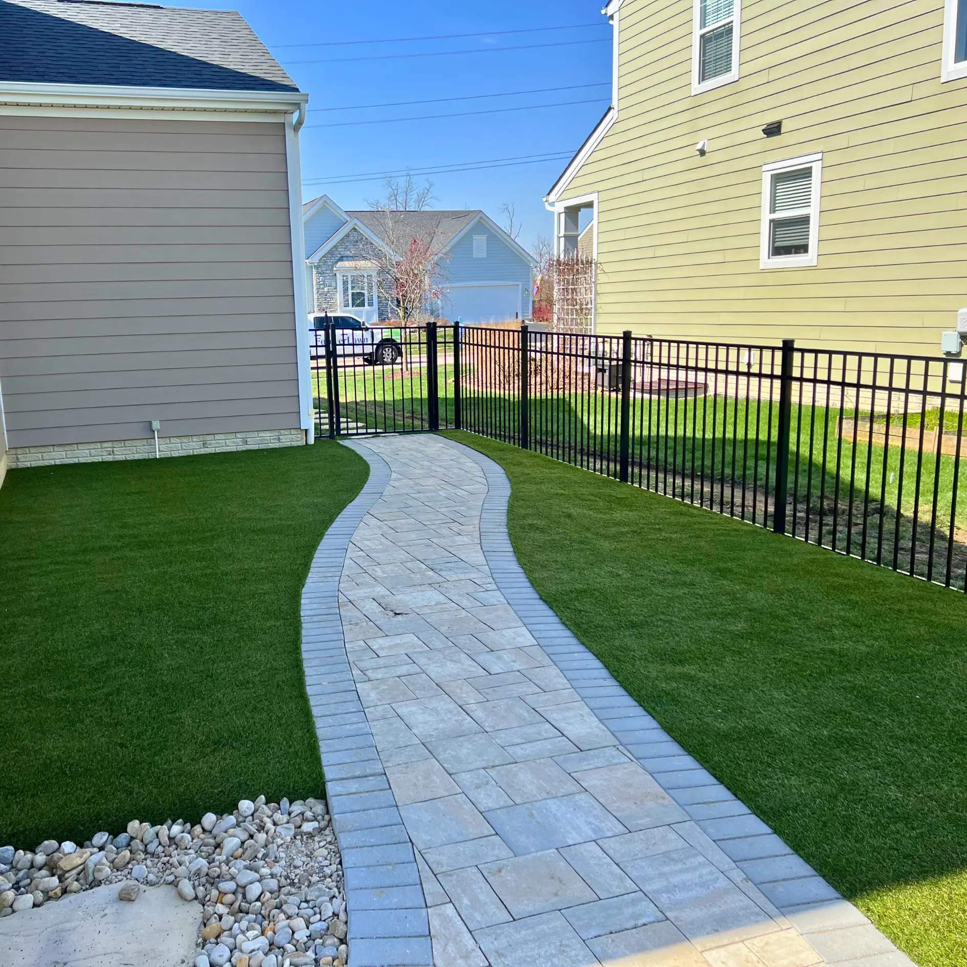 Landscapes in Hilliard, OH by ForeverLawn NEIN/INDY