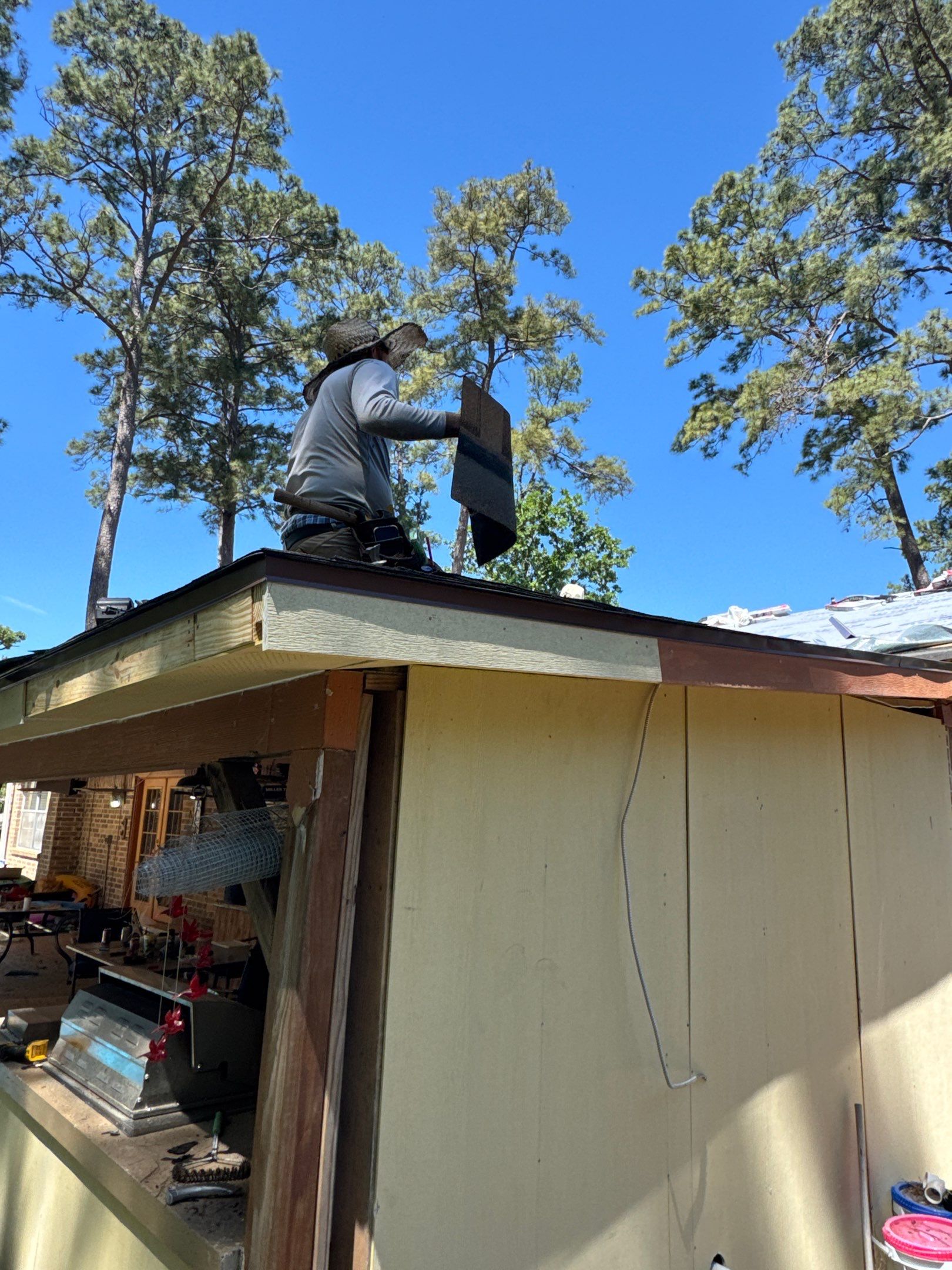 Crosby Roof Installation using Atlas Pinnacle Pristine by Modern BYLT Roofing & Construction