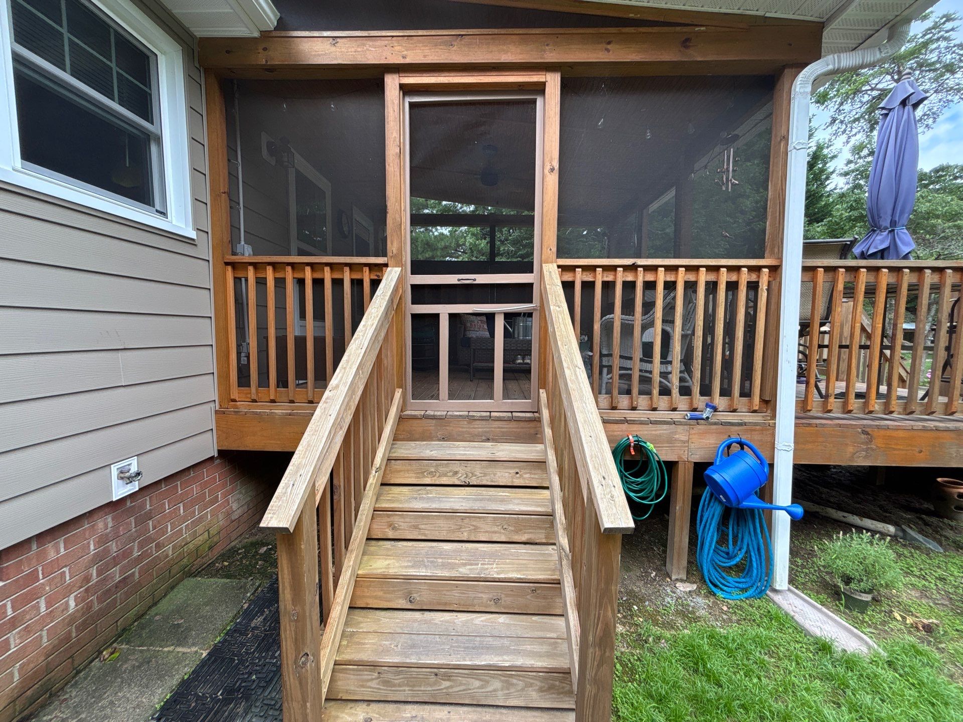 Wood Deck using Wood Sealant by DuraSeal