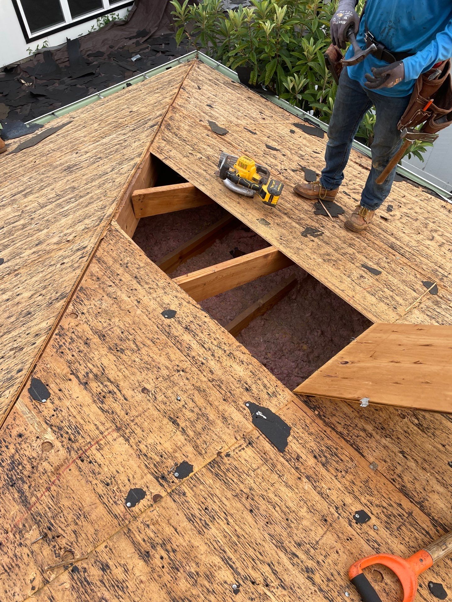 Residential Roofing Installation using Owen's Corning Duration (Lifetime) Shingles by Roof Repair Company