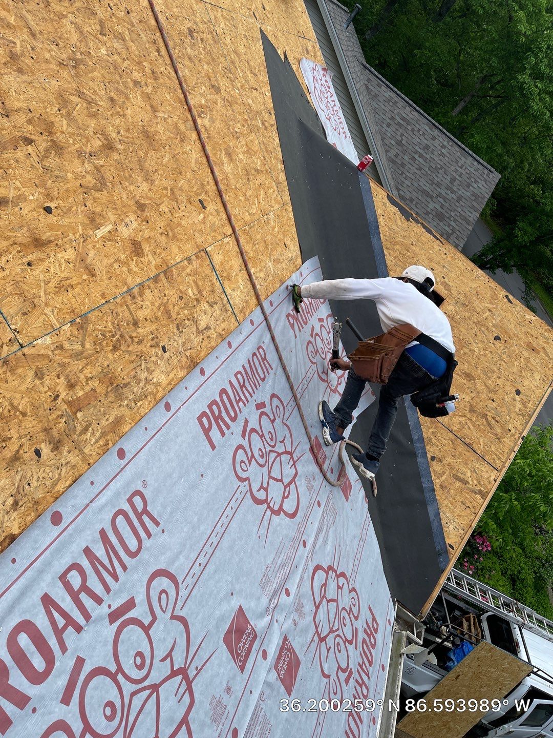 Residential Roofing Installation using Owens Corning Oakridge Roofing System by Undersun Roofing 