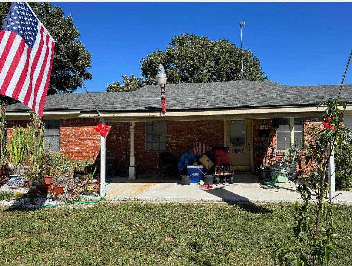 RoofsOnly.com featured photo.