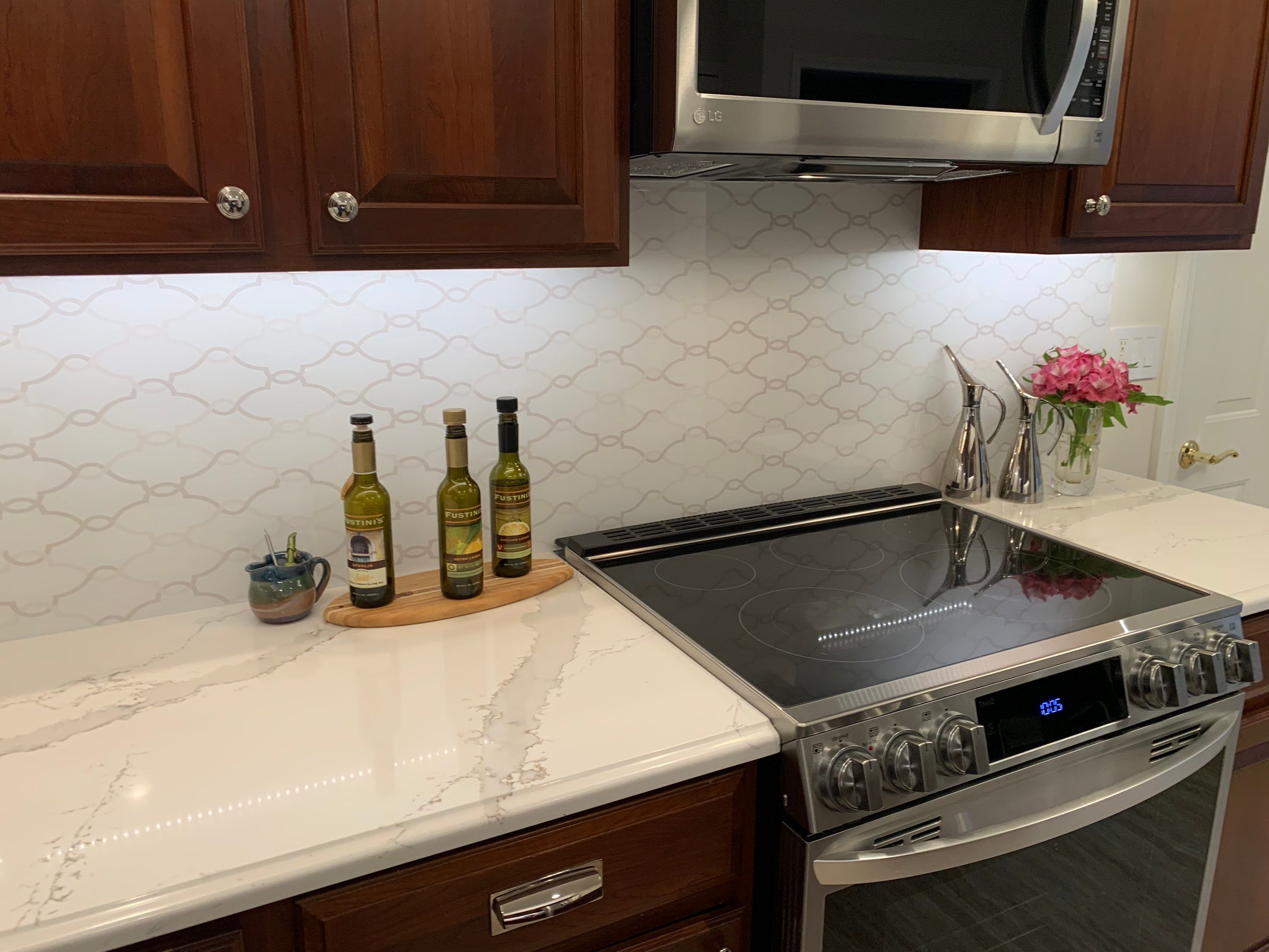 Kitchen Remodel using IMAGIO Solid Glass Backsplash Arabesque Drops by IMAGIO