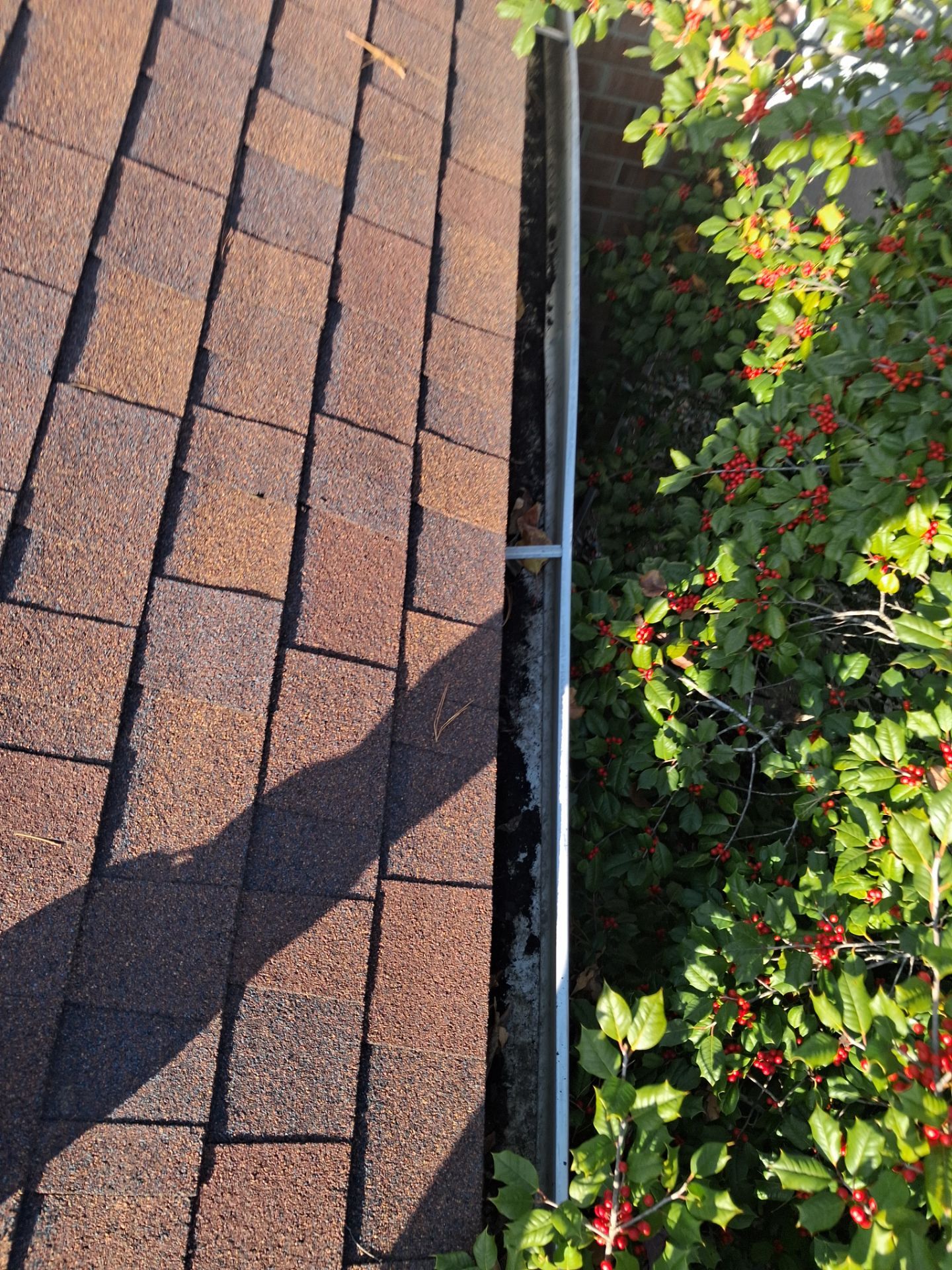 Commercial gutter cleaning Evansville, IN after photo with clean gutters