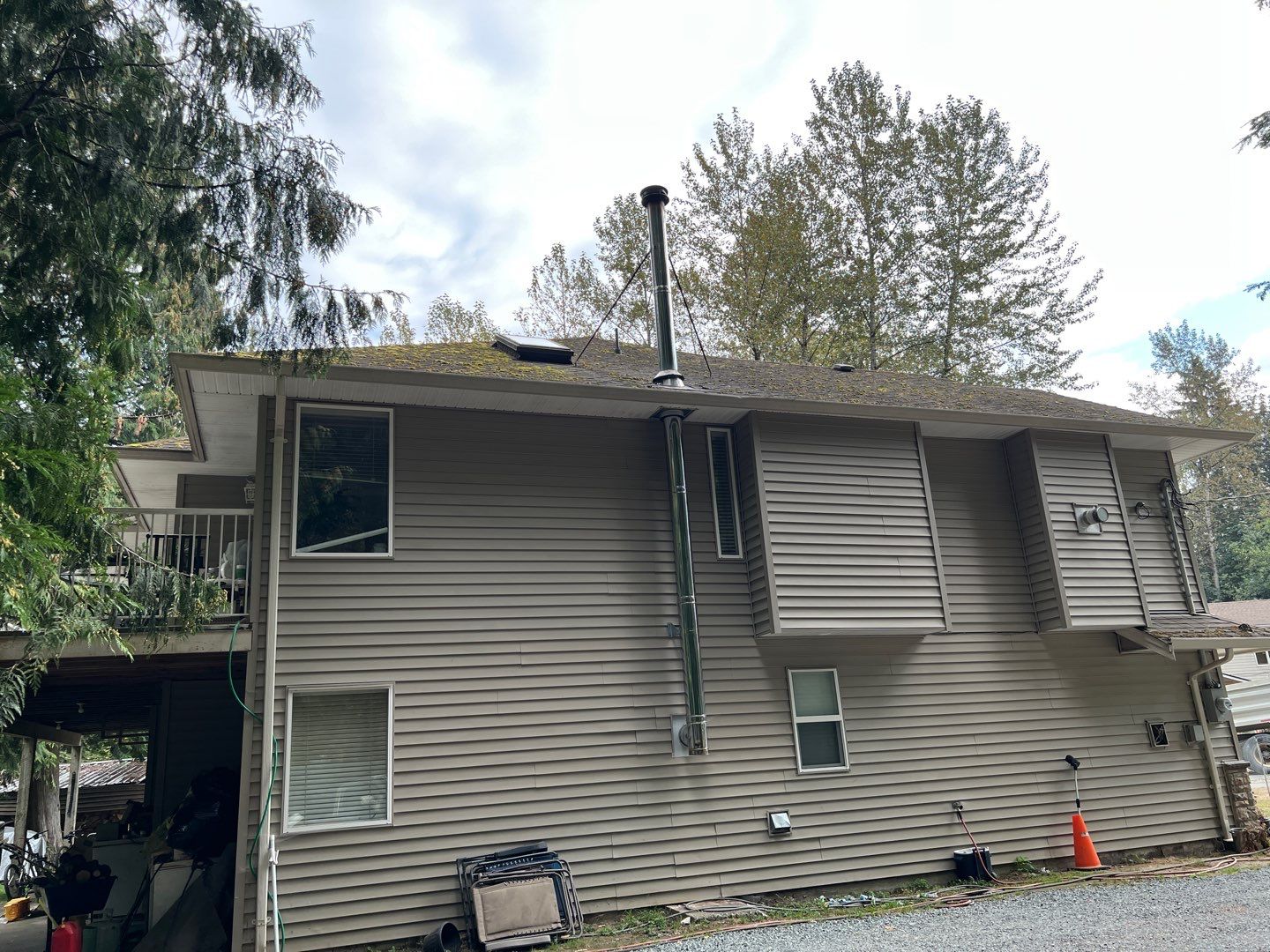 Residential Roofing Installation using OC Oakridge shingles by Top Notch Roofing Inc