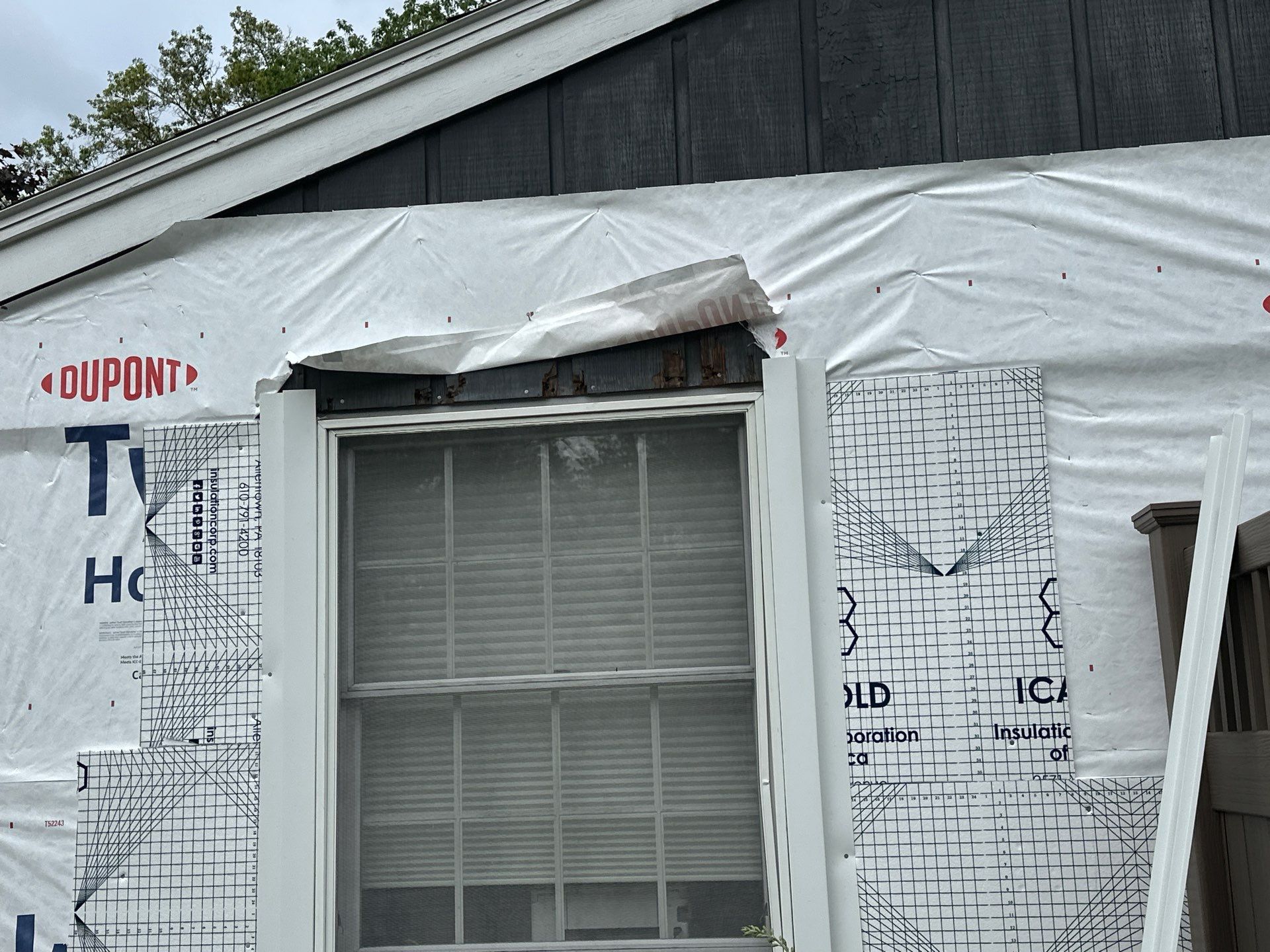 Vinyl Siding Transformation – Pacific Blue by Mighty Dog Roofing of Greater Middlesex County