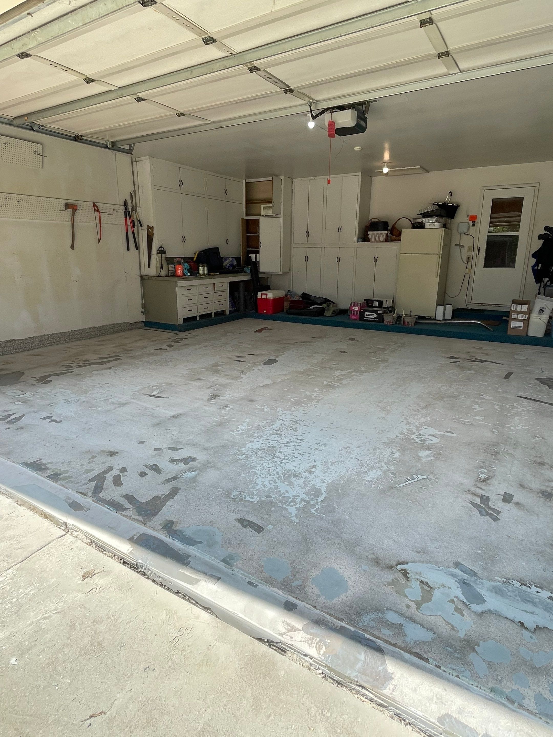 Custom Creekbed Garage Floor Coating in Sioux Falls by Select Painting, Coatings & Garage Cabinets