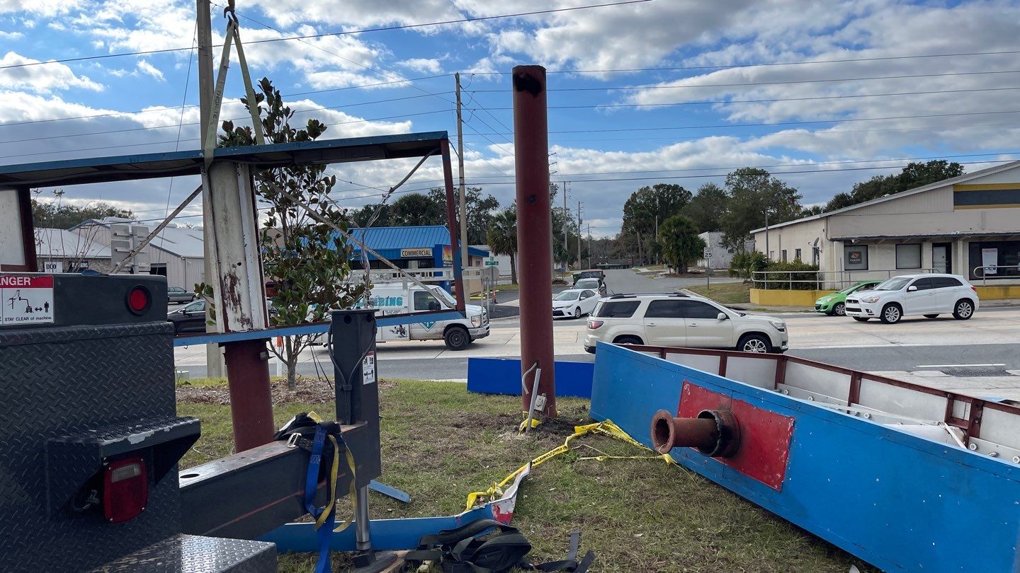 Pylon Sign for Doc's Carwash by SignCrafters