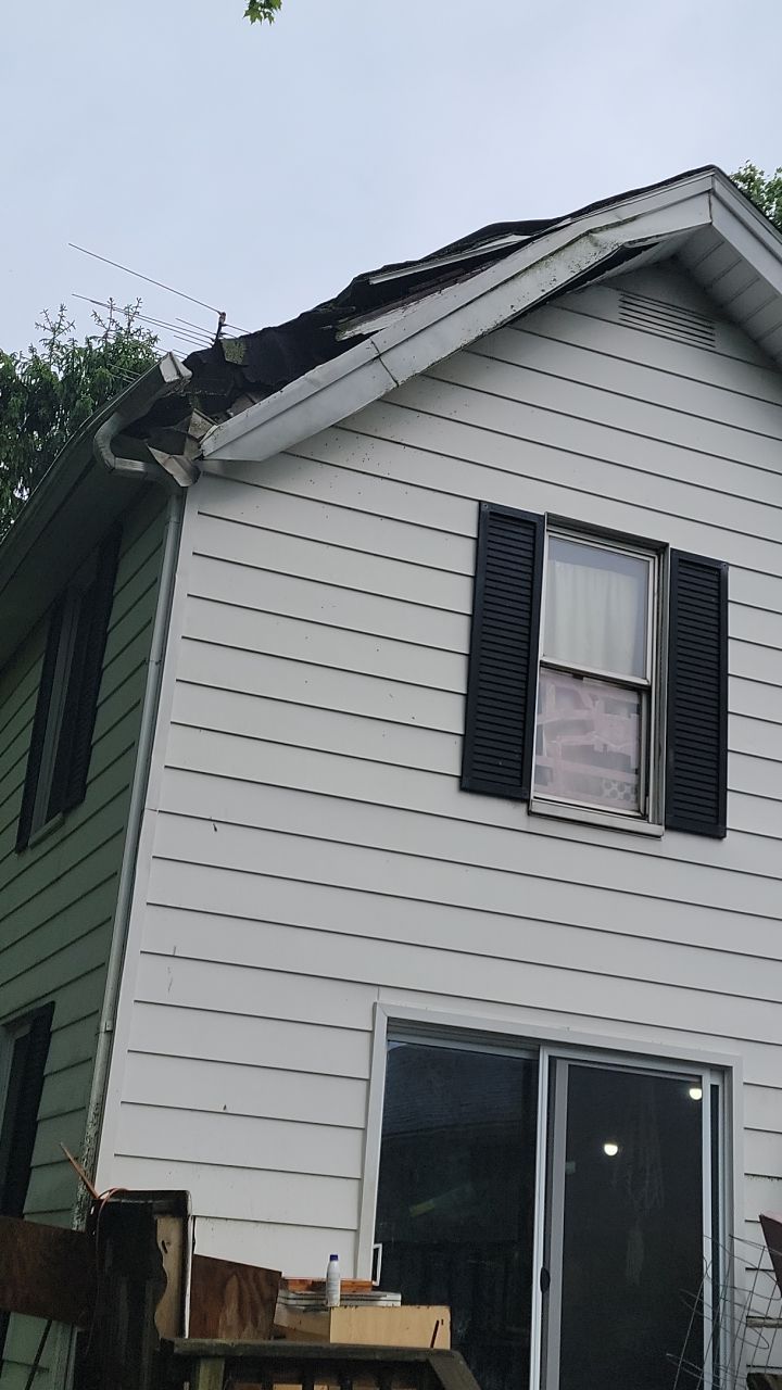 ATLAS PINNACLE COLOR: HEARTHSTONE DRIP EDGE: WHITE by Eagle Eye Roofing