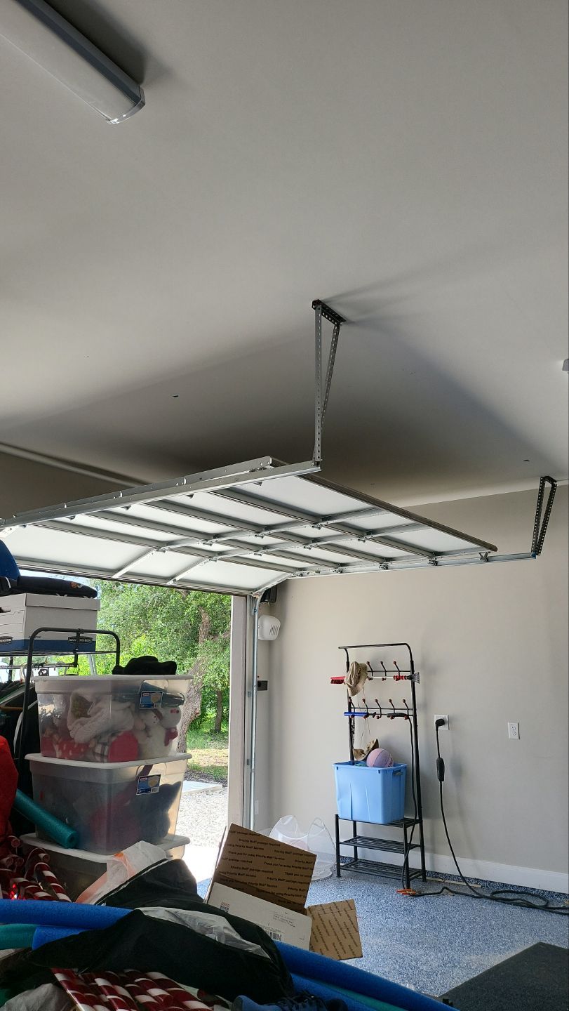 Cedar Creek. Boerne by TORO Garage Co