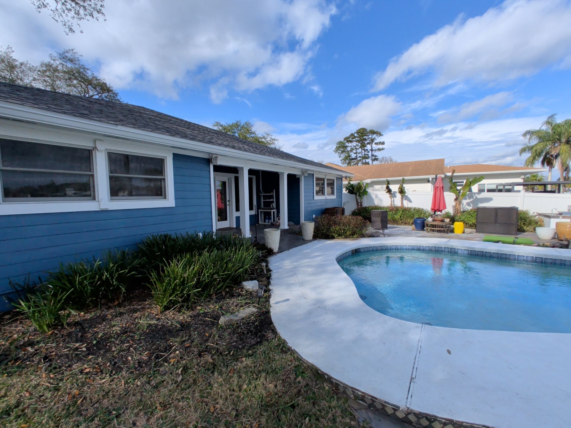 Flower Bed & Property Cleanup San Pablo area — Jacksonville Beaches, FL by Harmoni Home Services
