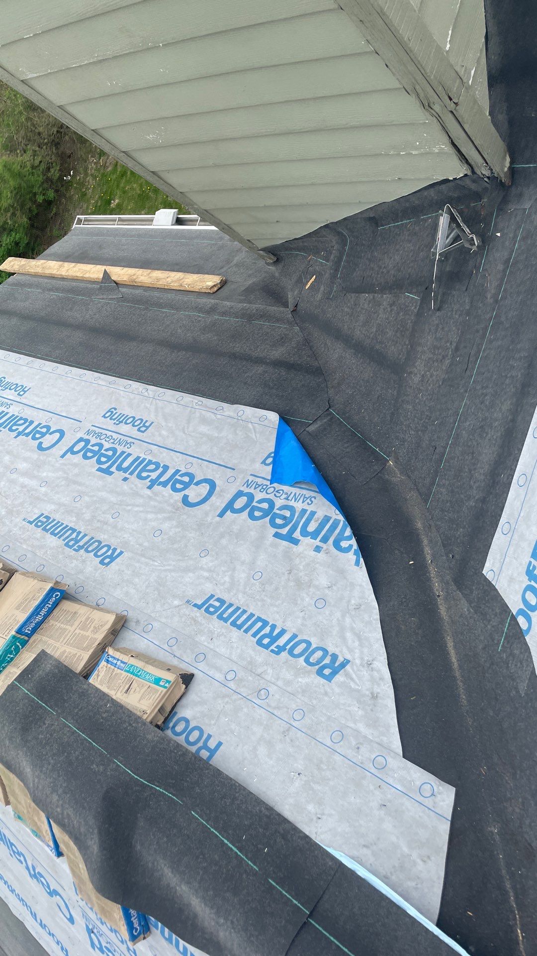Roof Replacement using CertainTeed Landmark by 180 Contractors