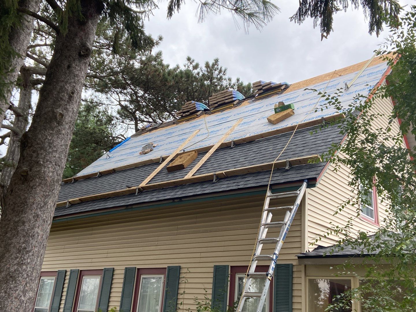 Roof Replacement using CertainTeed Landmark by 180 Contractors