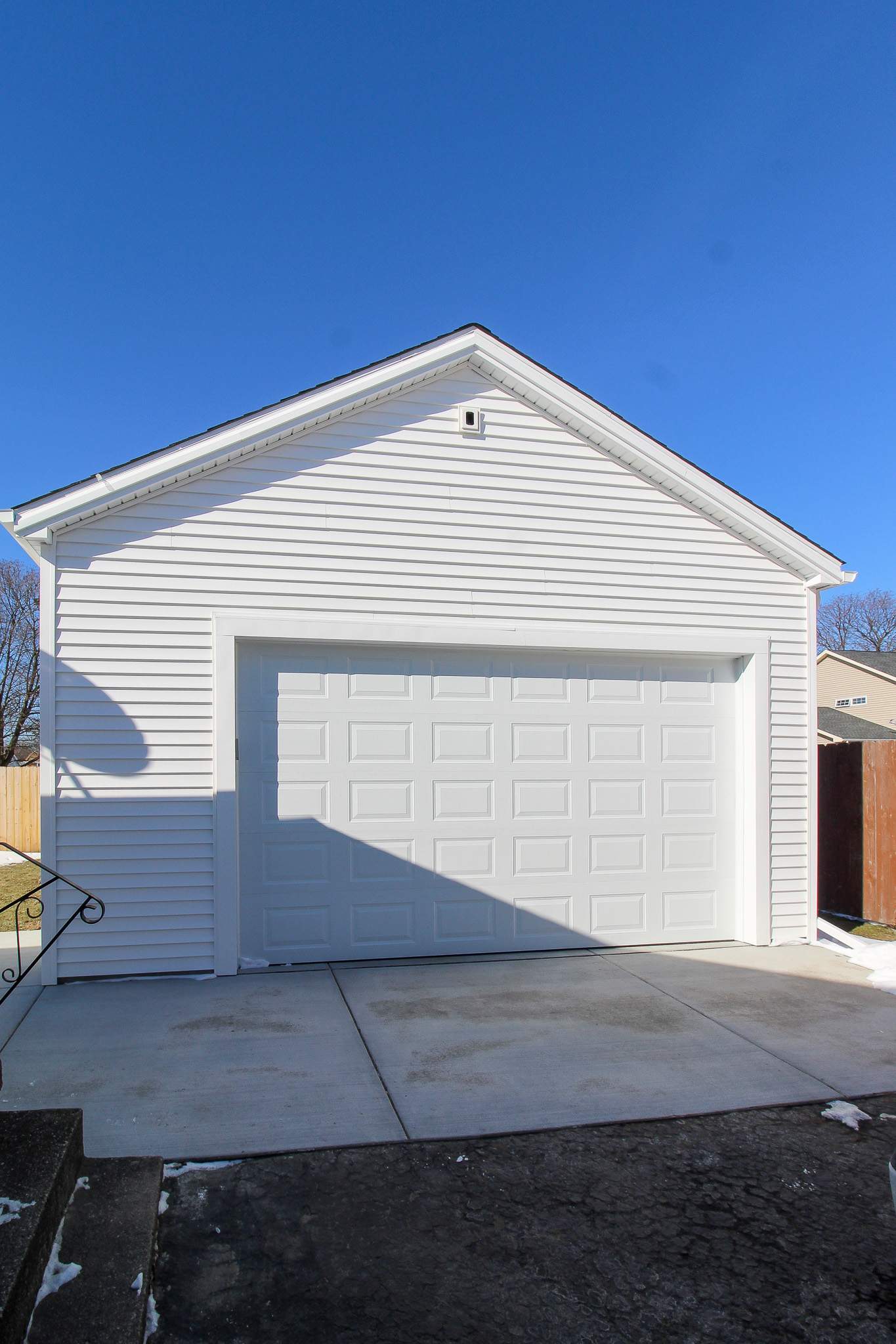 Garage by Ivy Lea Construction