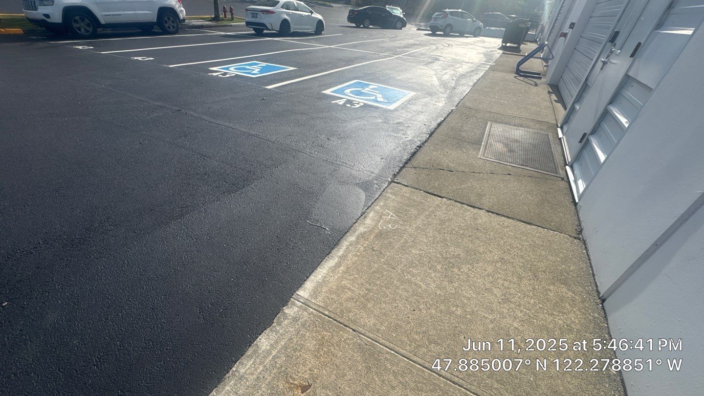 Commercial Sealcoat & Asphalt Patch Repair | Lynnwood  by Jireh Asphalt & Concrete Inc 