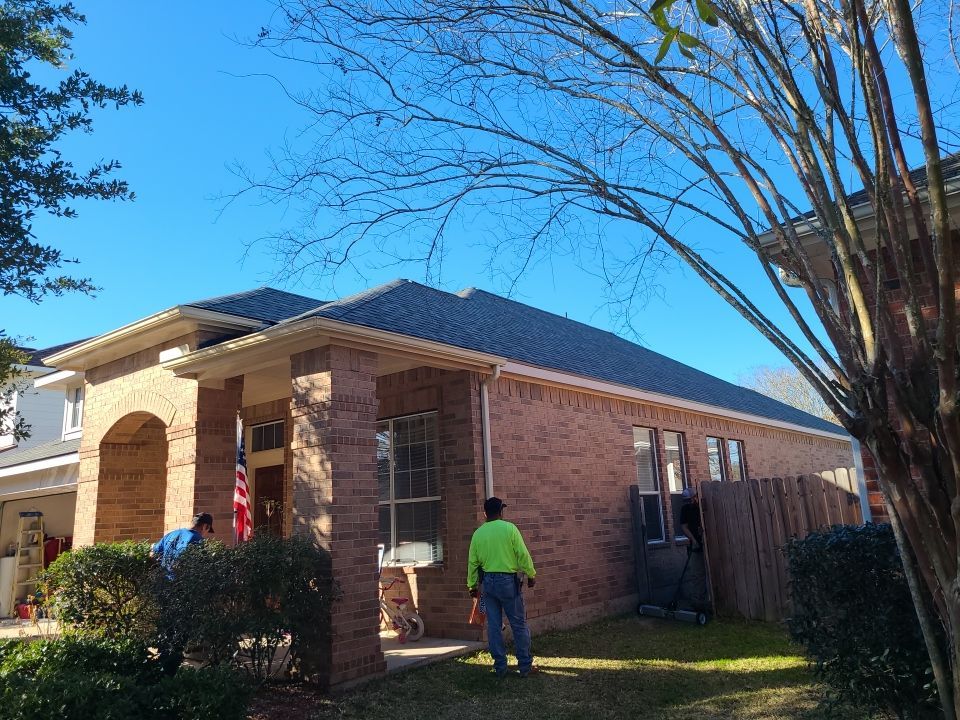 SureStart PLUS 4-STAR Warranty Fully covers materials, labor, tear-off and disposal expenses in years 1-50. by Roof Concepts Construction