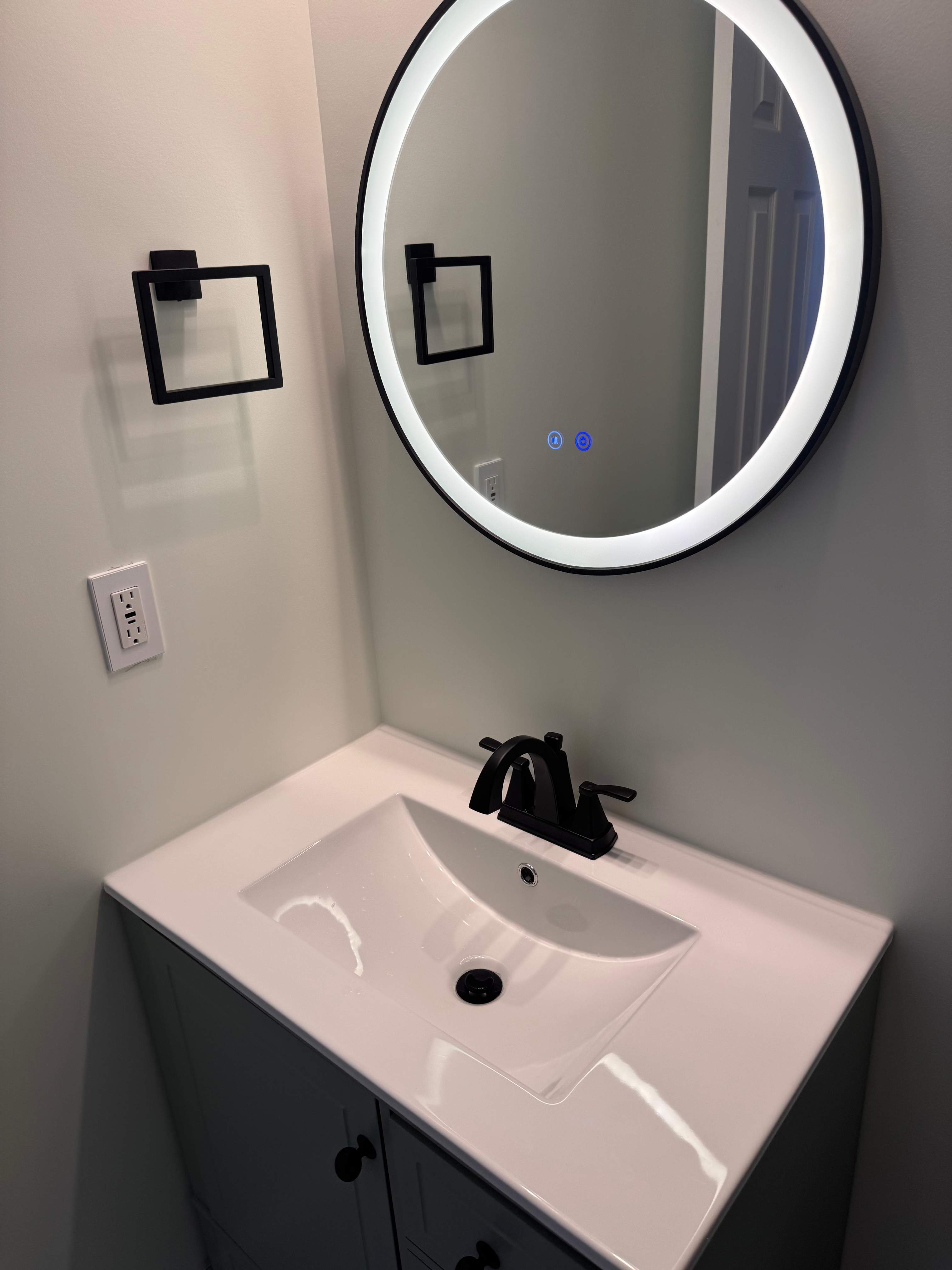 Guest bathroom renovation by Prudencio