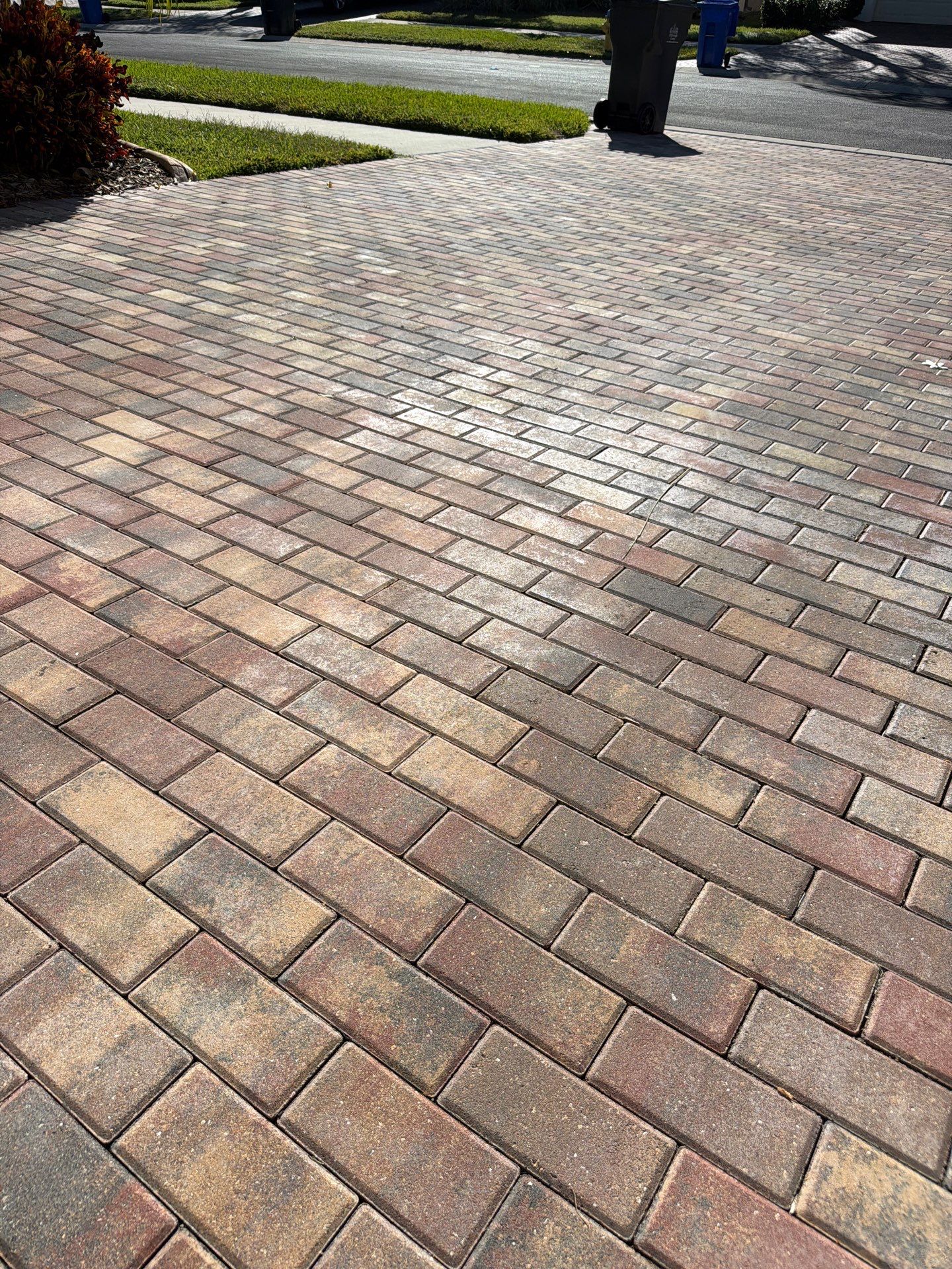 Paver Stripping and Sealing in Sun City Center by Supreme Paver Experts
