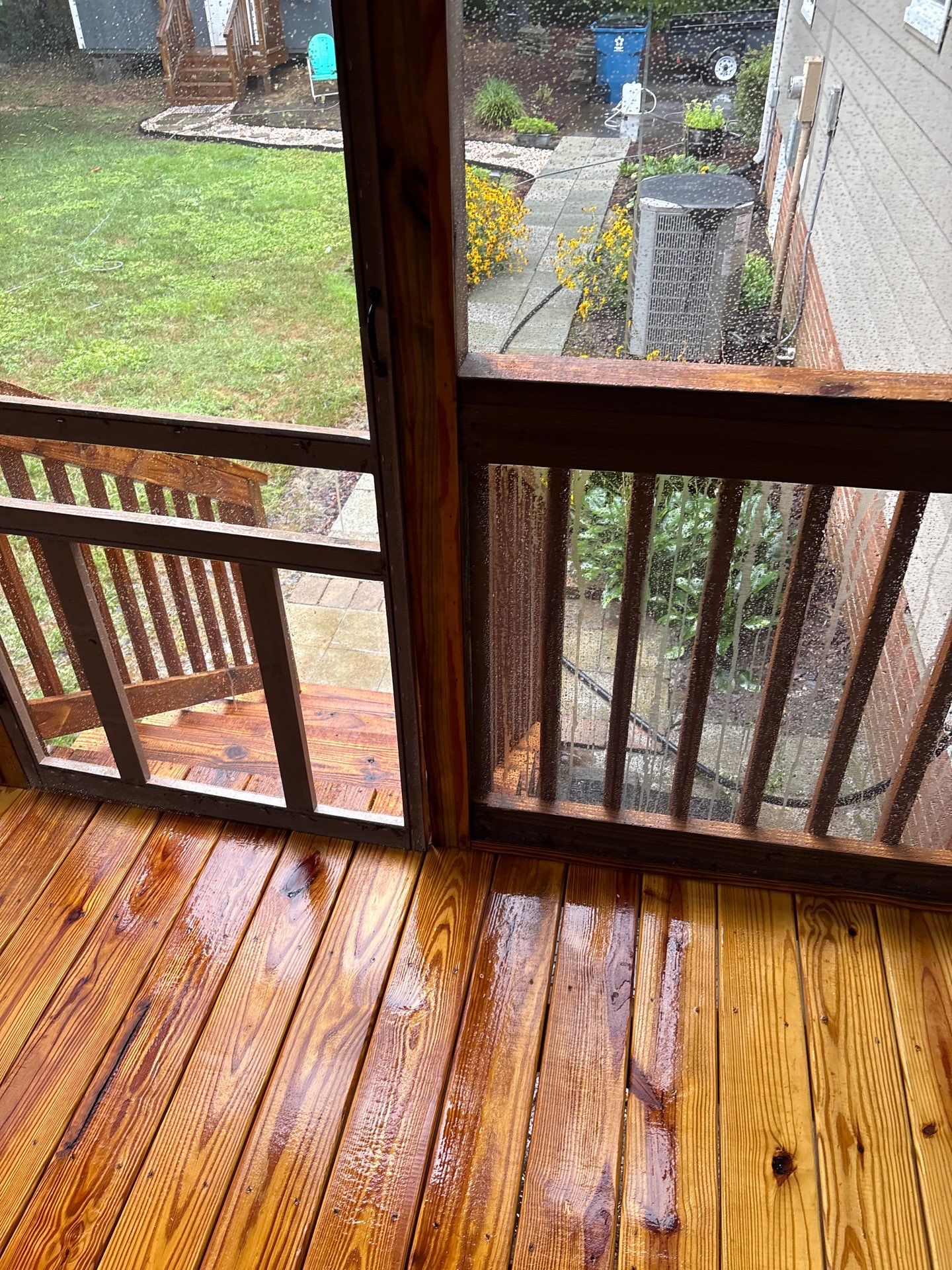 Wood Deck using Wood Sealant by DuraSeal