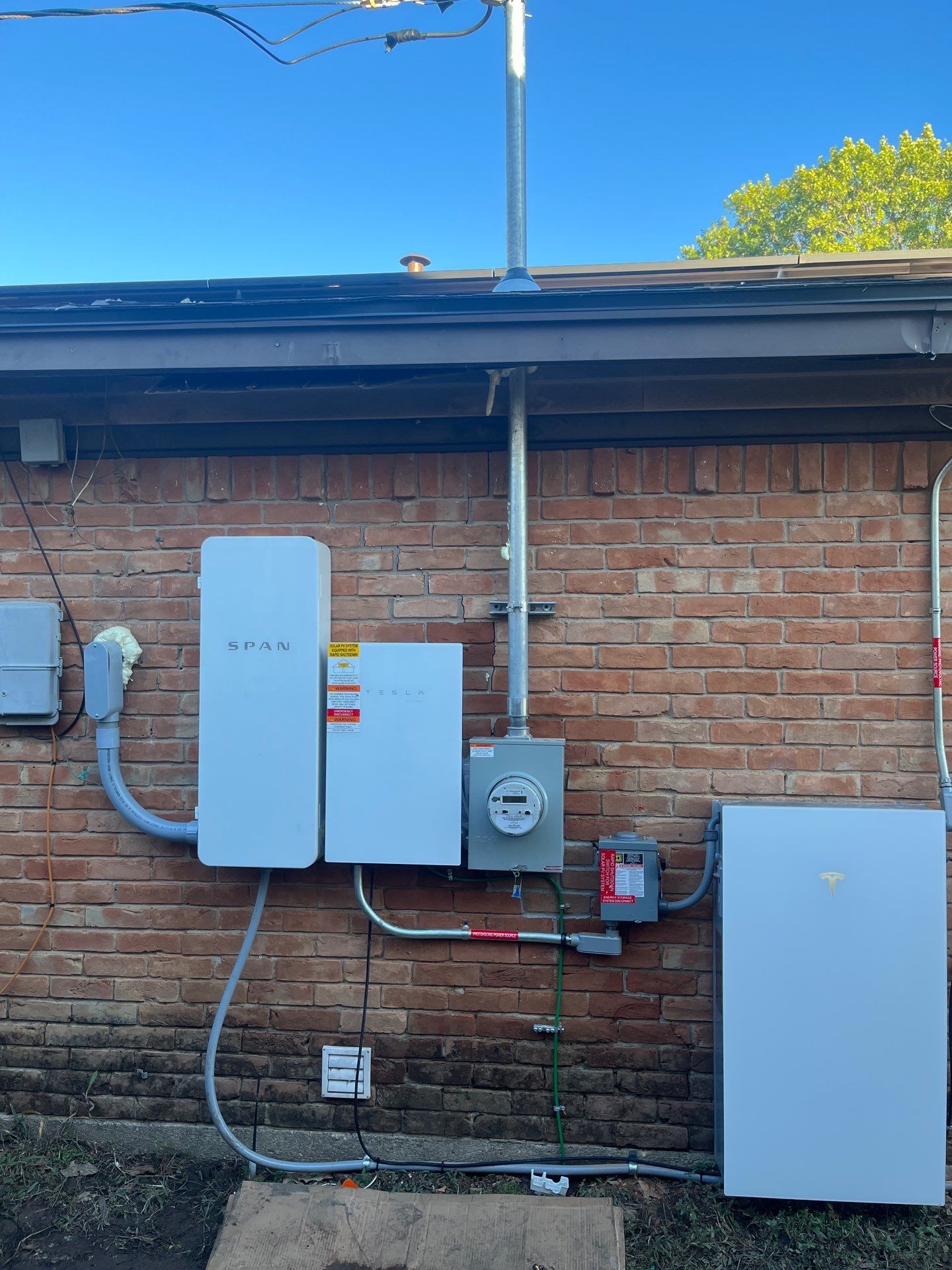 Roberts 12.15KW Solar sytem with 13.5KW storage and SPAN smart panel. by Trojan Solar