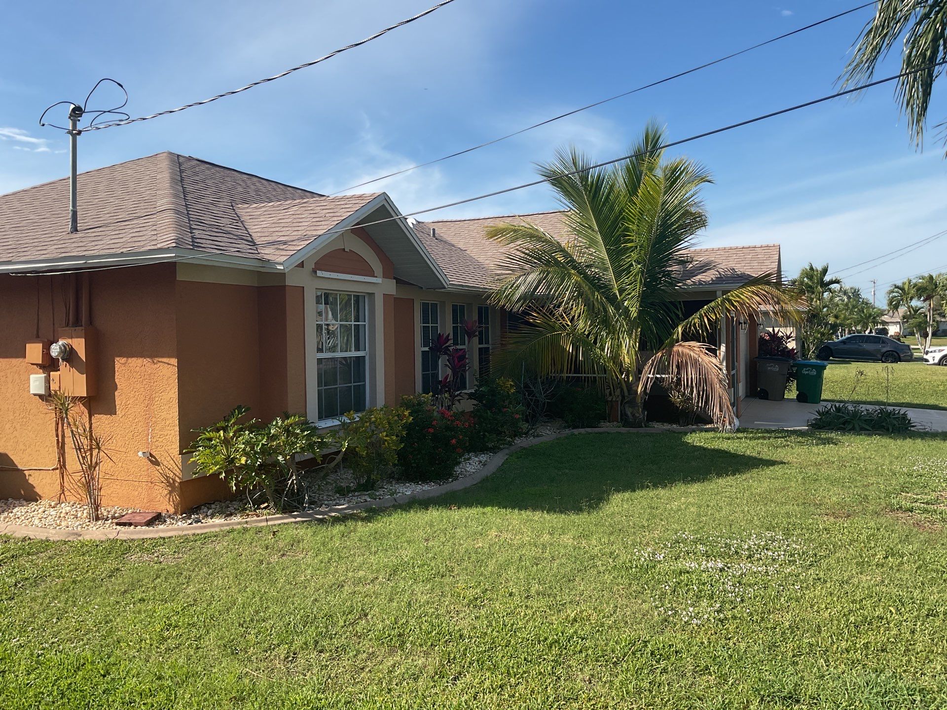 White 6-Inch Seamless Gutters in Cape Coral FL by Gutter Professors