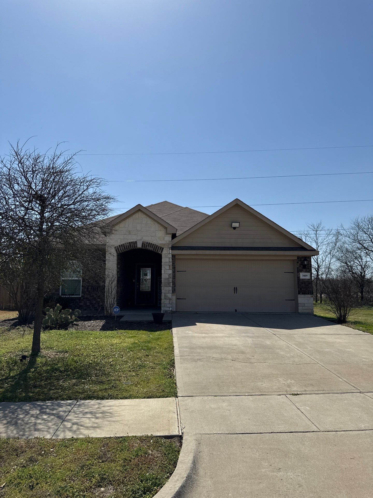 Project in Crowley by Zeus Exteriors