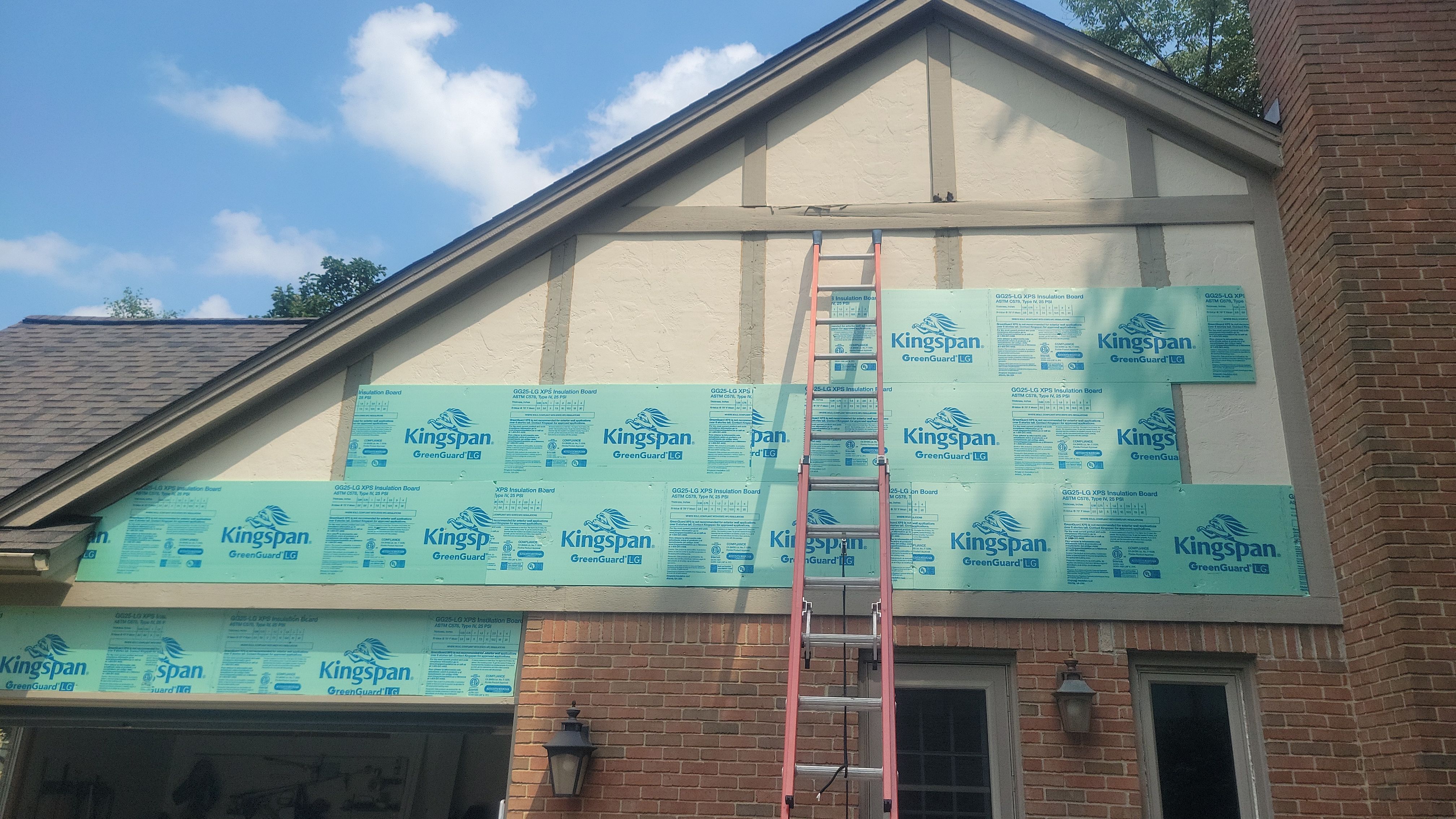 Roof Replacement using Owens Corning Peppercorn and Siding Replacement using Ascend Charcoal Smoke by 180 Contractors