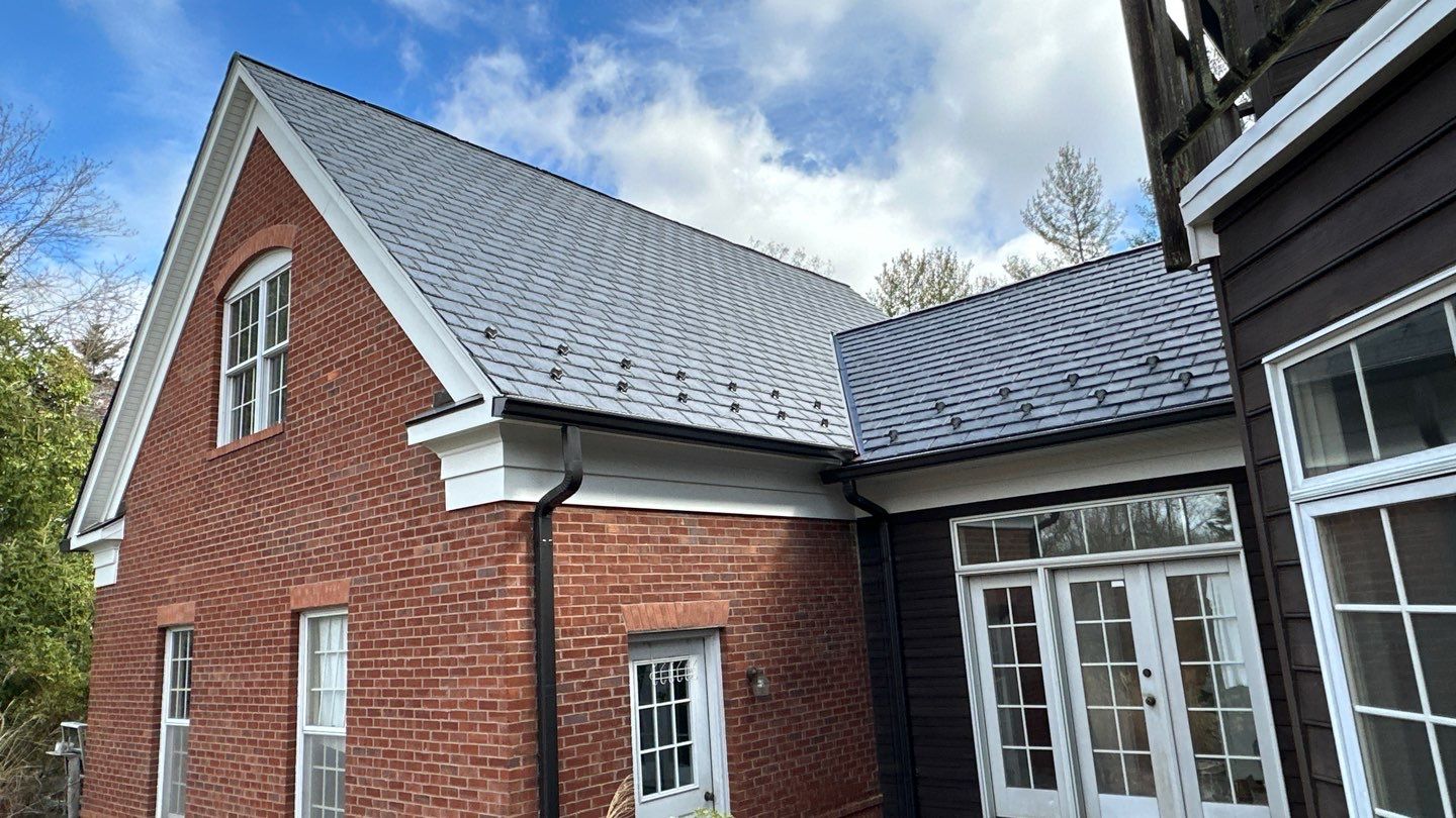 Clifton Multi-Trade Restoration: DaVinci Single Width Slate in Slate Black by RM Banning, Inc.