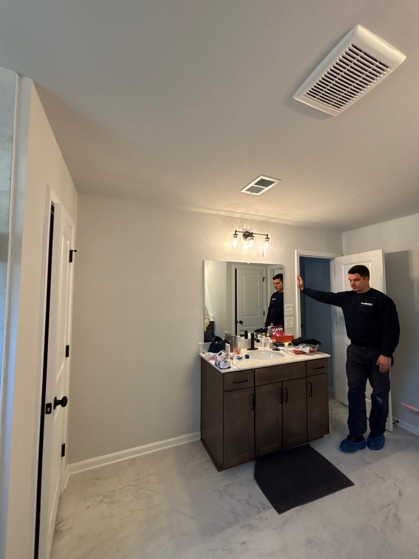 Master bathroom renovation using Free standing tub by Prudencio