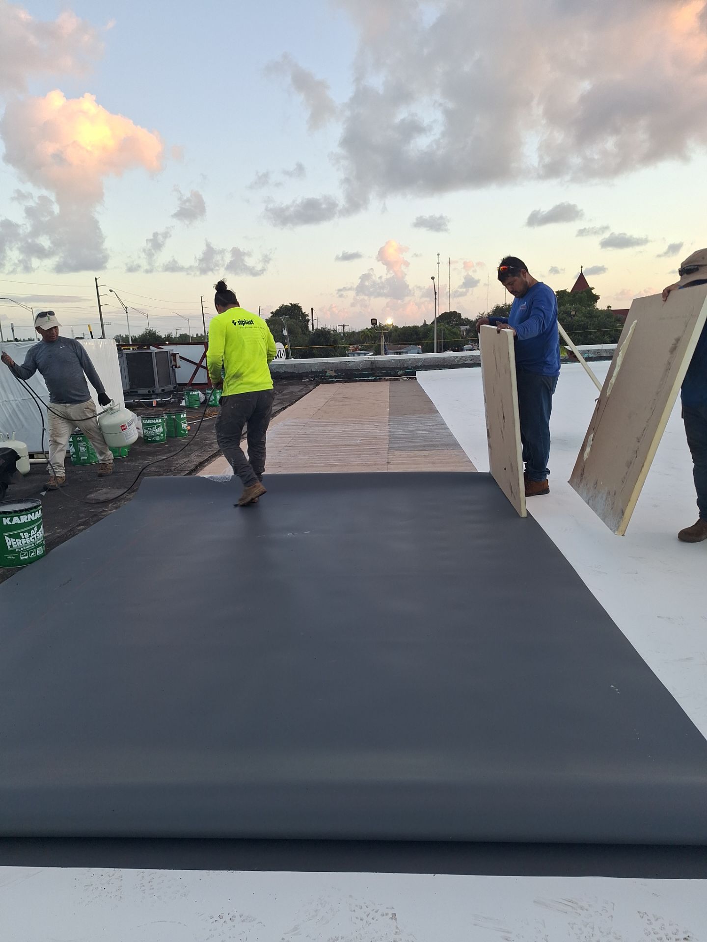 COMMERCIAL REROOF GAF TPO EVERGUARD 60 MIL SMOOTH WITH 1-1/2" INSULATION by Earl W. Johnston Roofing
