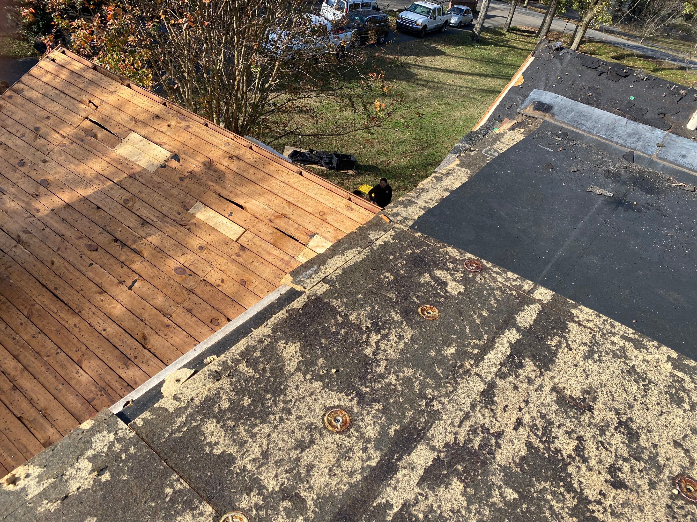 GAF Slateline Shingles with Copper Standing Seam and Flashings by Undersun Roofing 