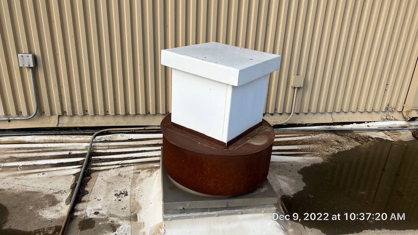 TPO single-ply roofing system using GAF by Straight Edge Roofing Inc