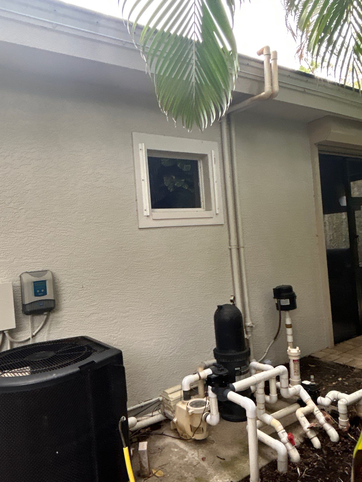 7-Inch Seamless Gutters for Luxury Homes in Naples FL by Gutter Professors