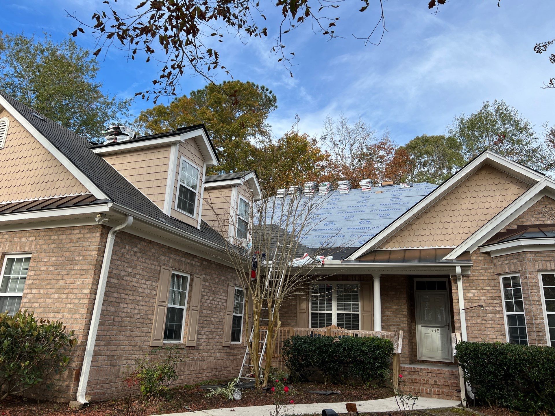 Grandiflora by Breeze Roofing Inc