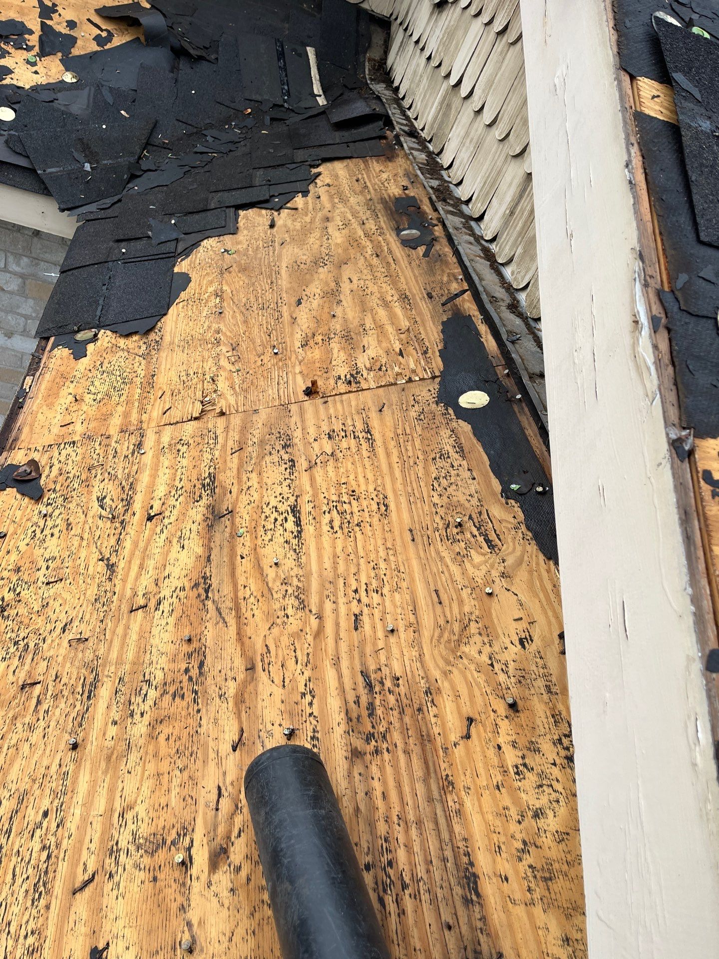 Residential Roofing Installation using Owen's Corning Duration (Lifetime) Shingles by Roof Repair Company