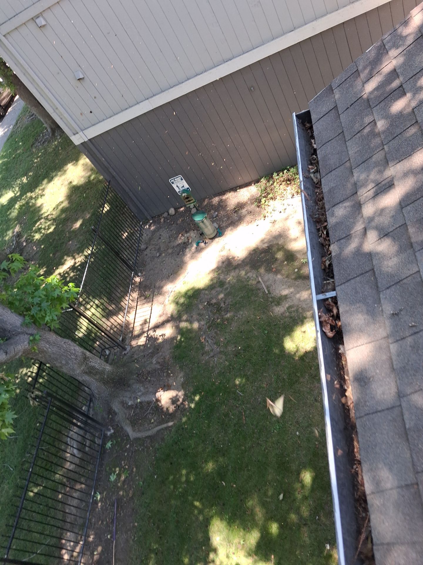 HOA gutter cleaning before