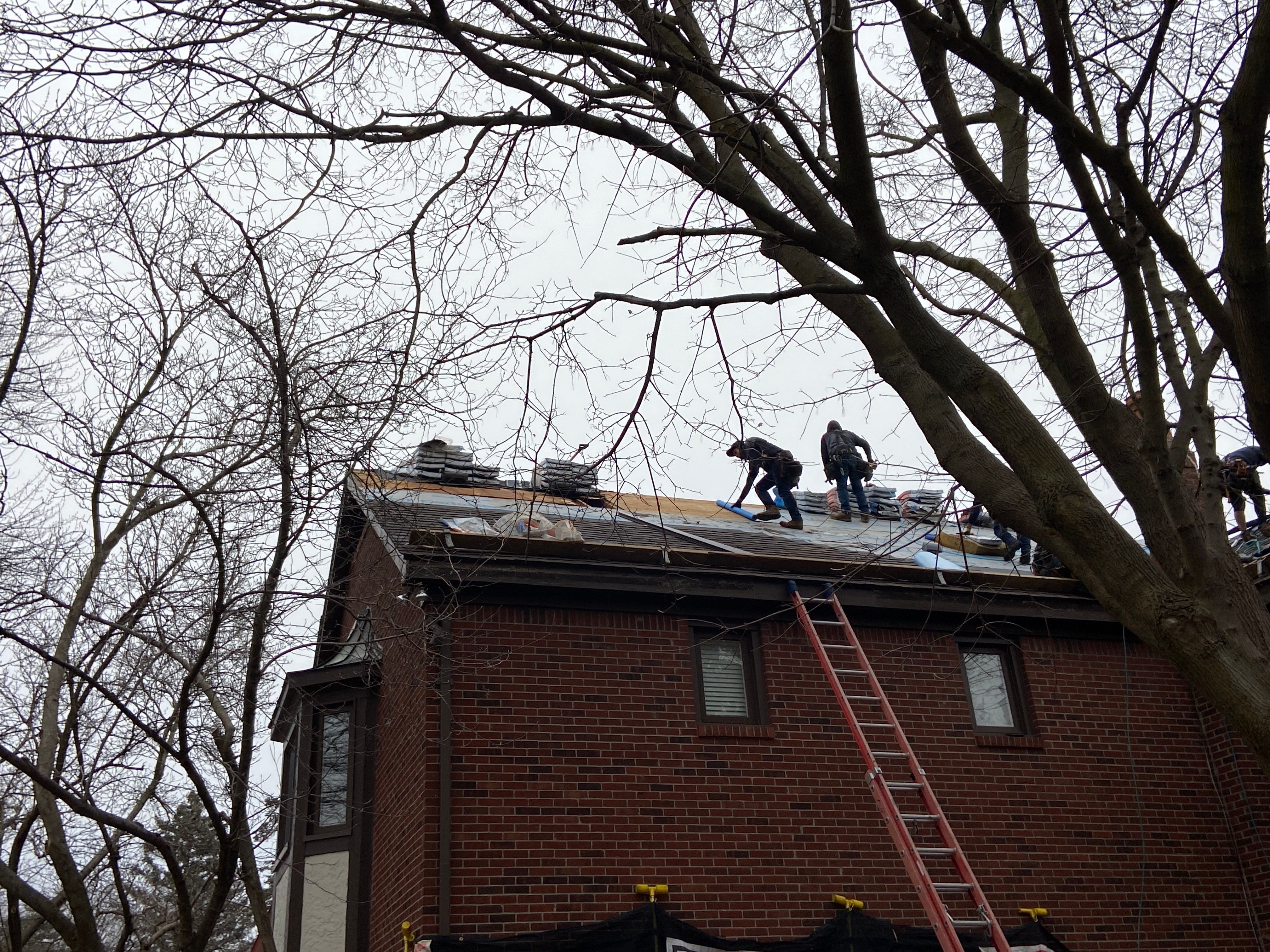 Roof Replacement using CertainTeed Landmark by 180 Contractors
