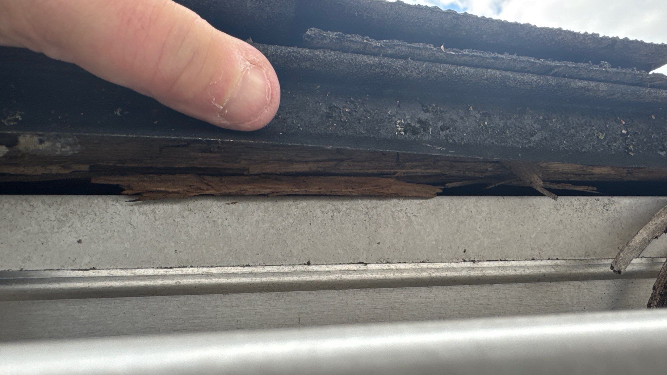 Roof Replacement using Owens Corning Onyx Black by 180 Contractors