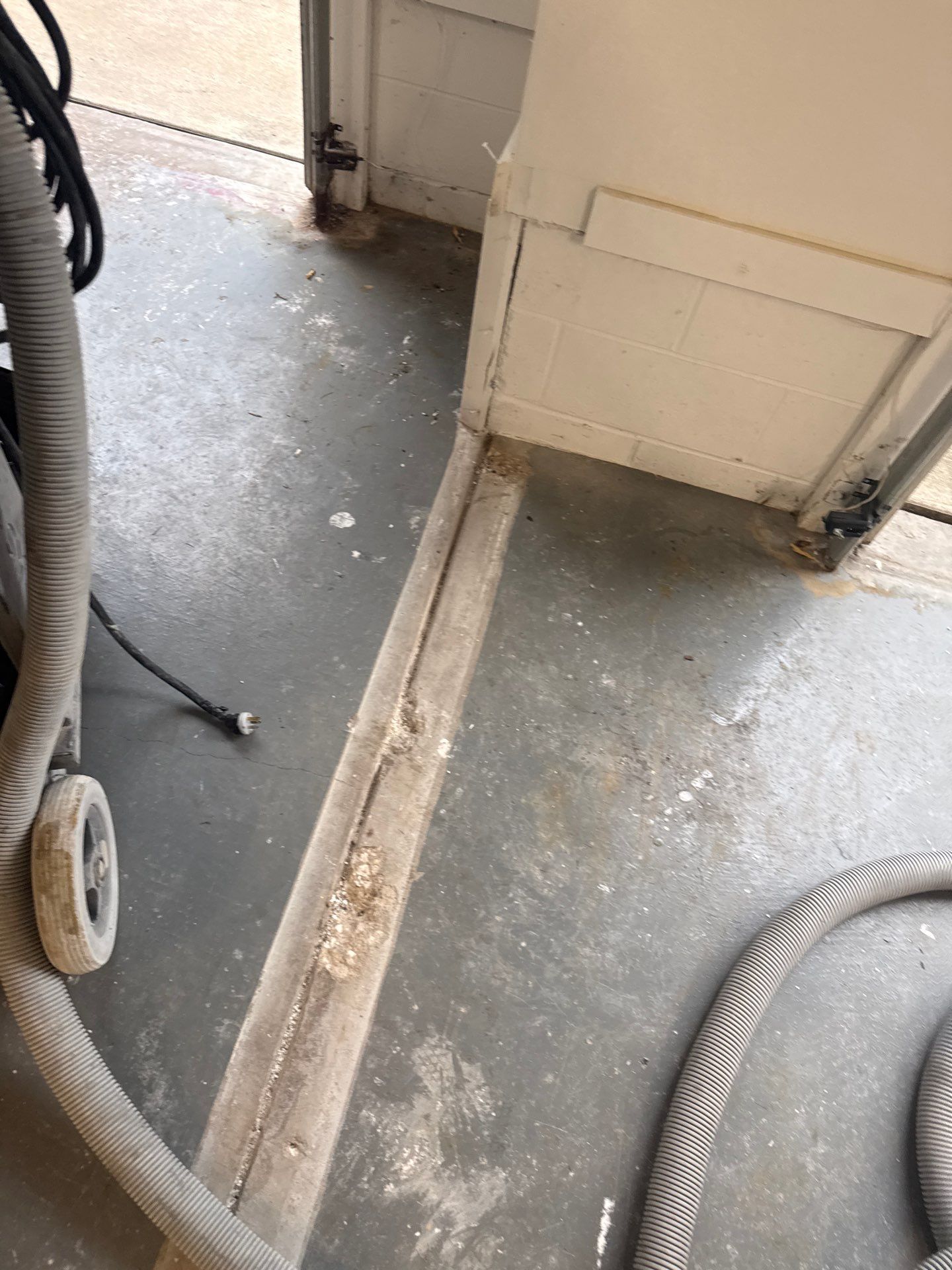 Garage Floor Coating and Repair in Urbandale by Revival Concrete Coatings